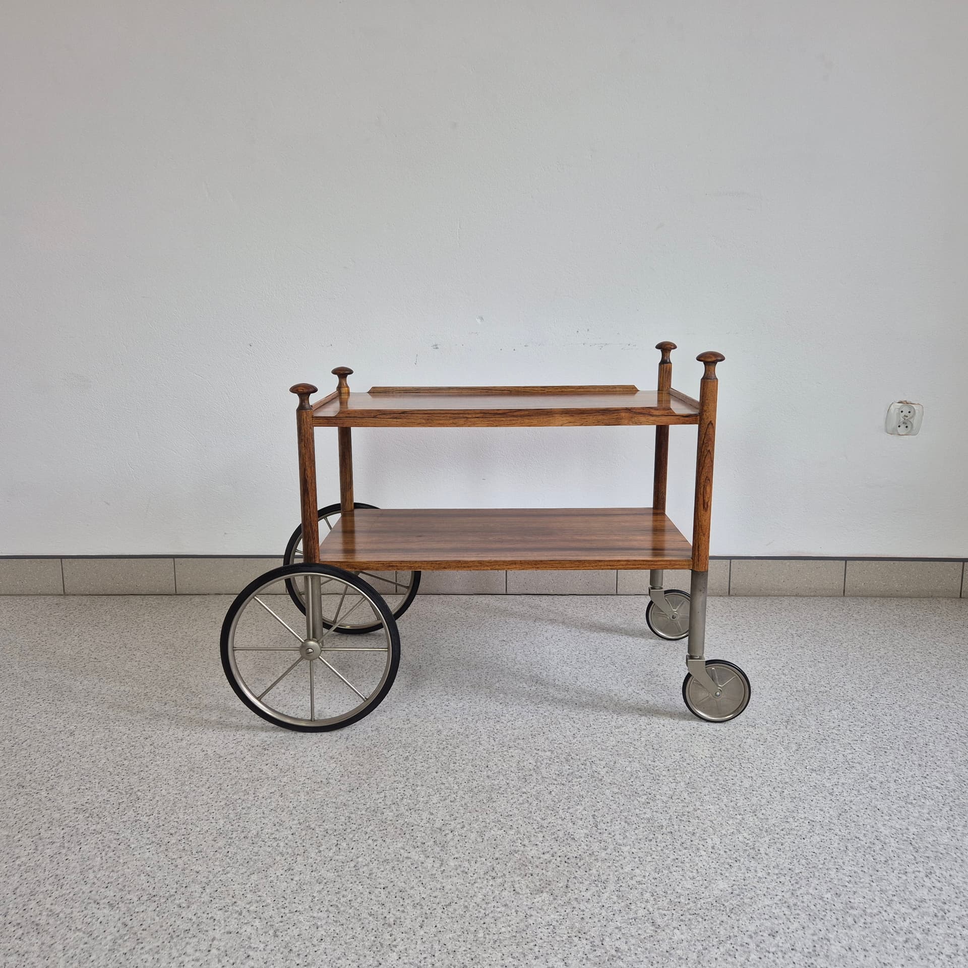 Palisandrowy wózek barowy, proj. W. Wirza dla Wilhelma Renza, Niemcy, lata 60 - 82552