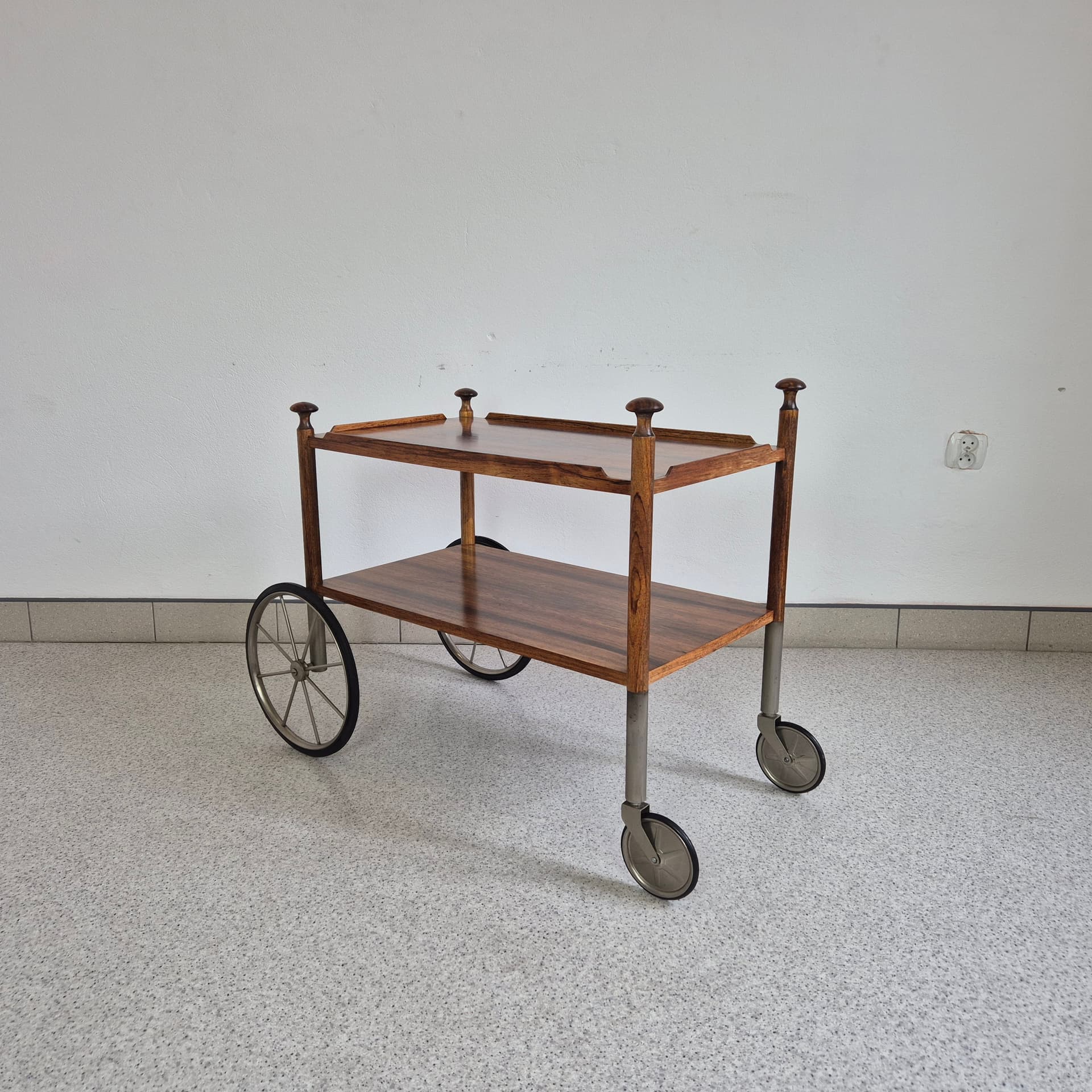 Palisandrowy wózek barowy, proj. W. Wirza dla Wilhelma Renza, Niemcy, lata 60 - 82547