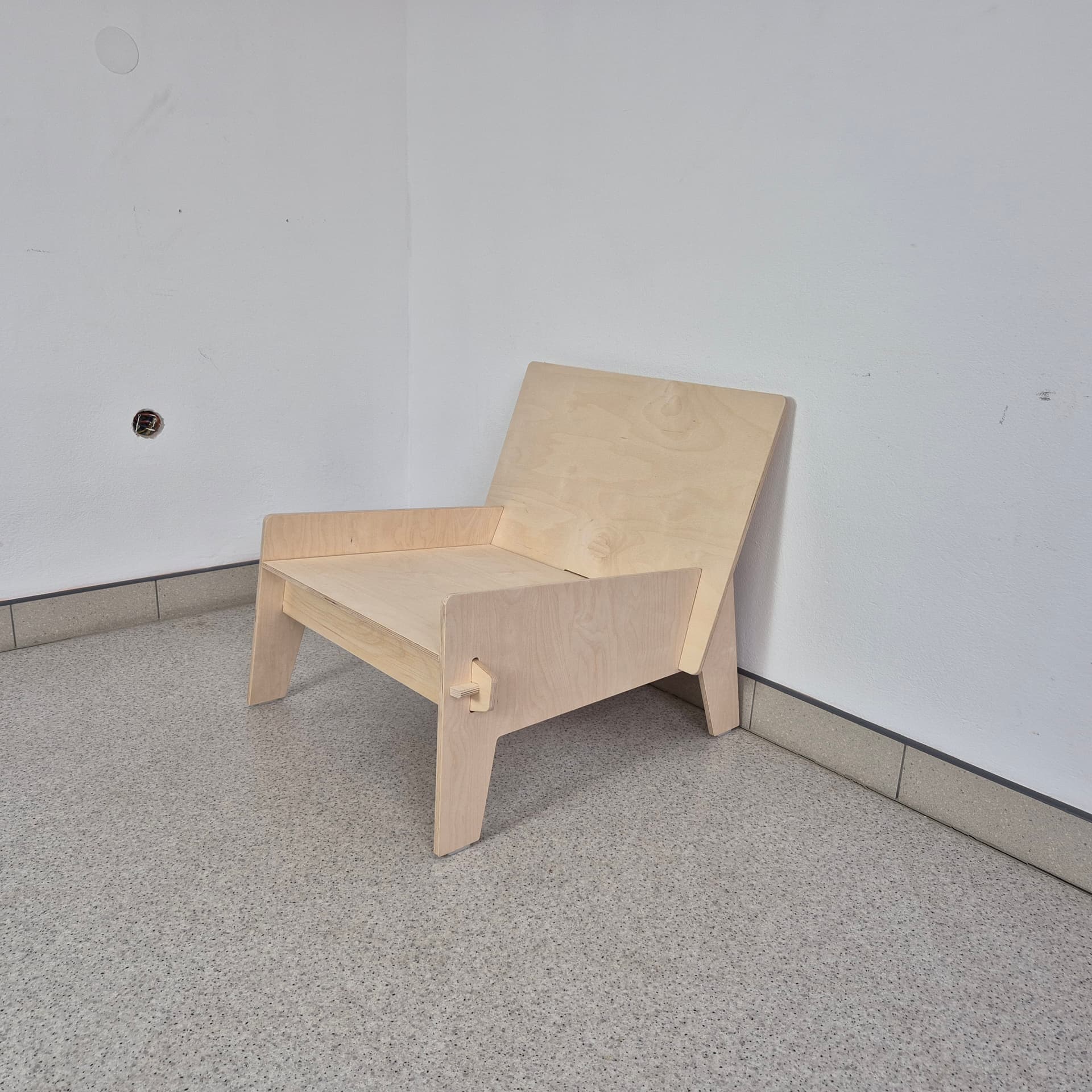 Fotel z serii Överallt proj. I. Diabaté K. i K. Gouriou dla Ikei, 2019 - 82606