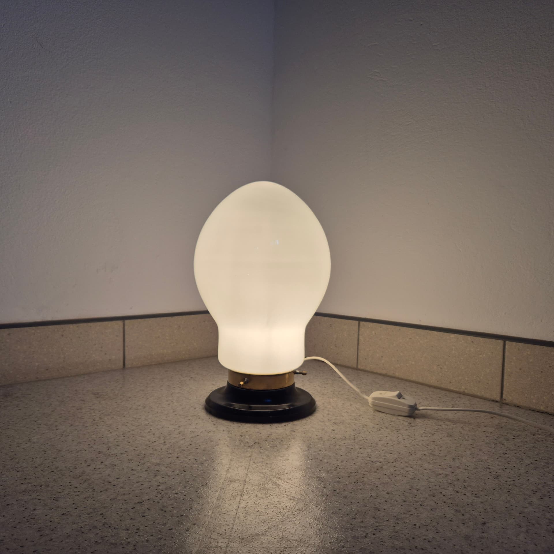 Szklana lampa stołowa, Włochy, lata 70 - 82619