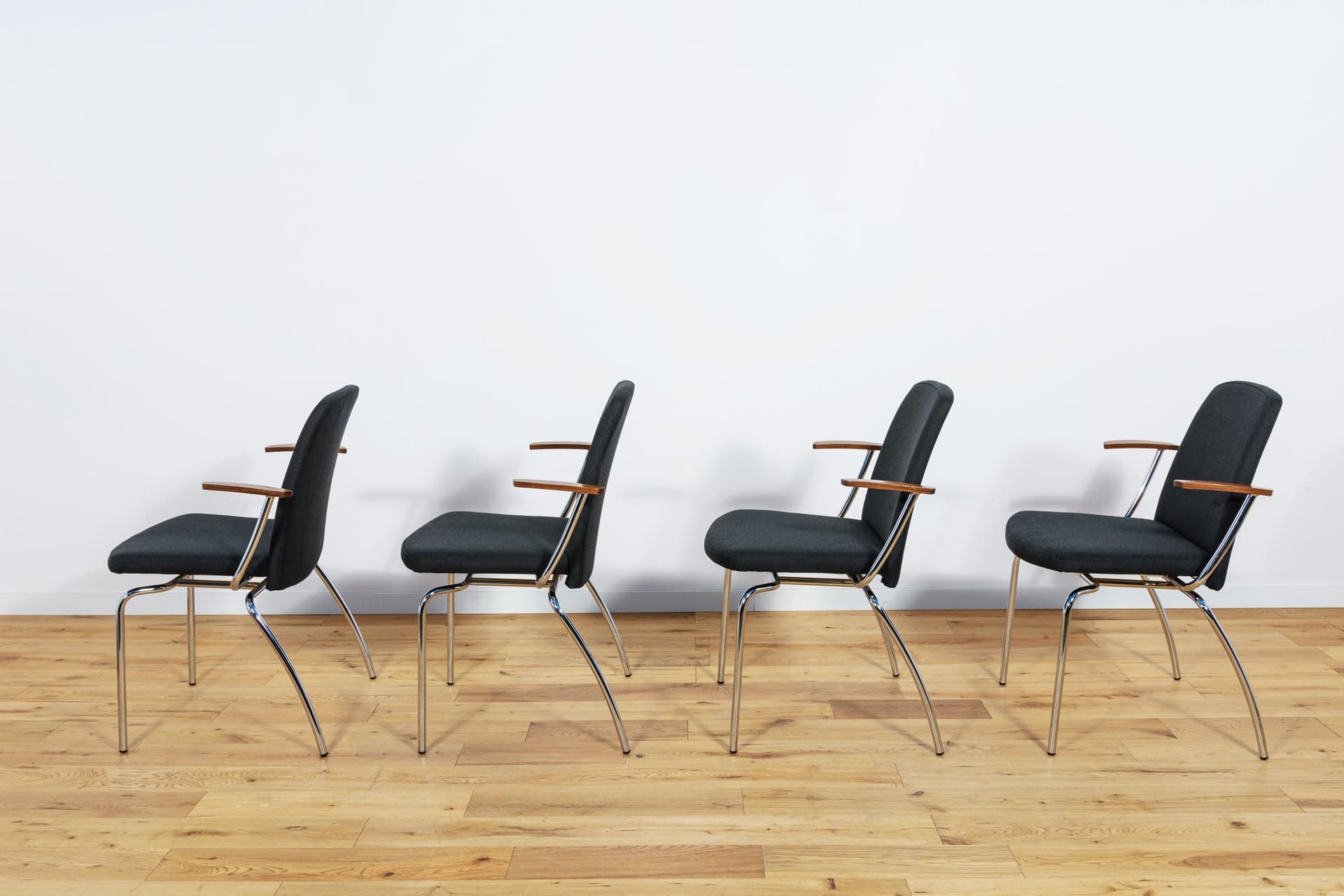 Komplet czterech foteli konferencyjnych, Cube Design - 82794