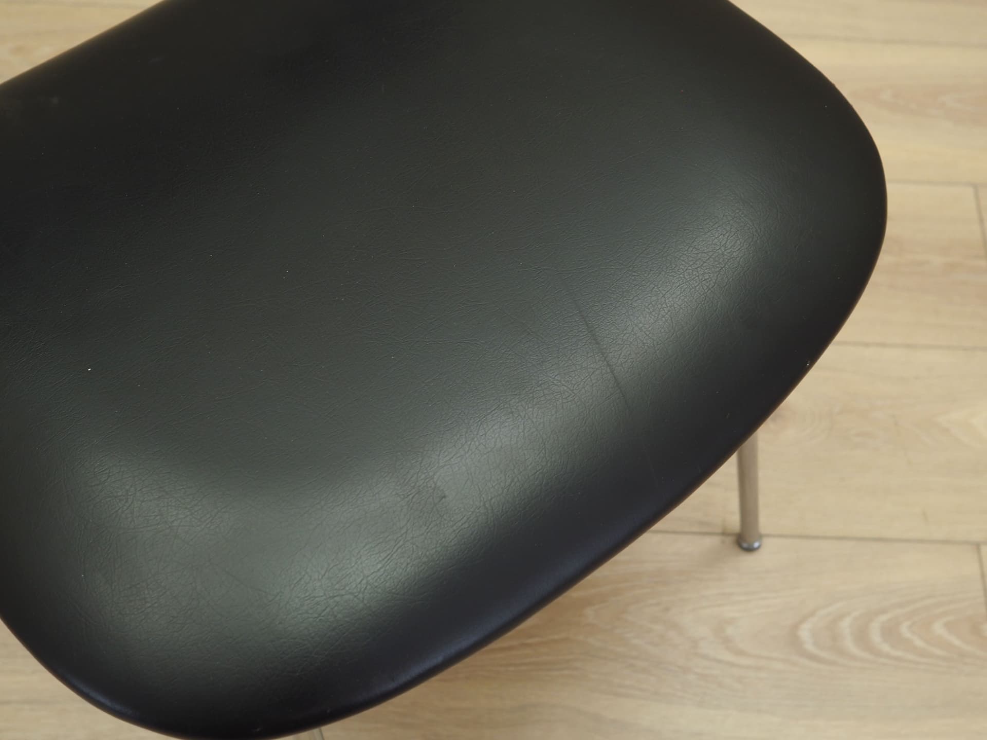 Krzesło, czarny, ekoskóra, metal chromowany, Włochy, lata 70. - 82877