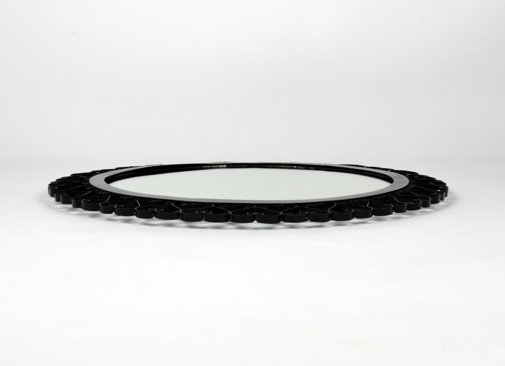 Czarne, metalowe lustro wiszące z dekoracyjną ramą, Niemcy, lata 80. - 82972