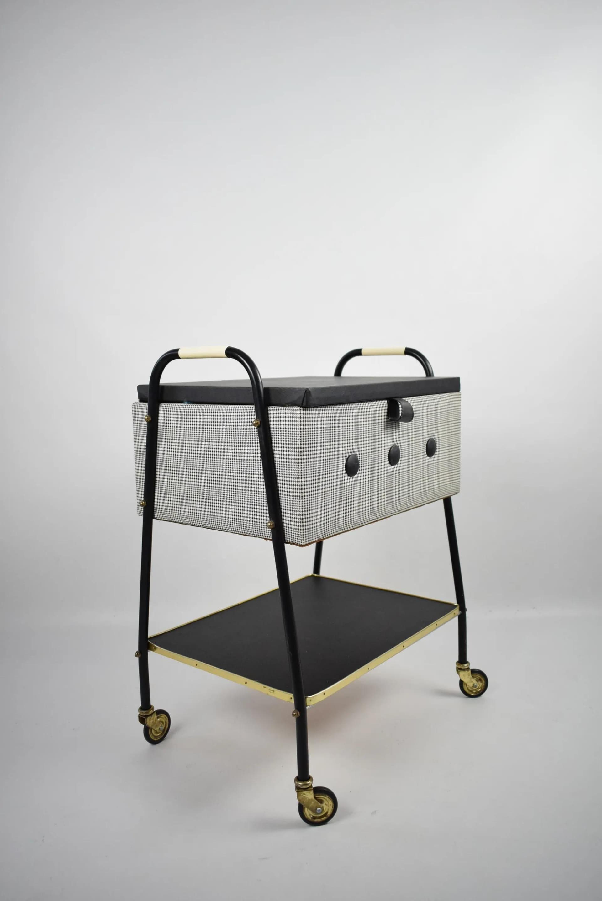 Czarny, metalowy niciak w stylu mid-century modern, Polska, lata 60. - 83046