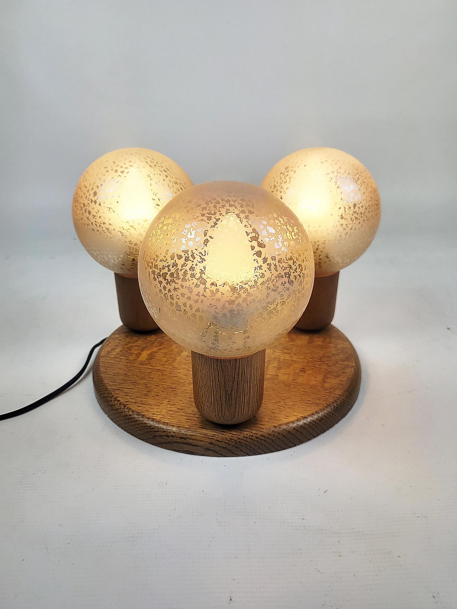 Orzechowa lampa sufitowa z kulistymi kloszami, Polska, lata 70. - 83029