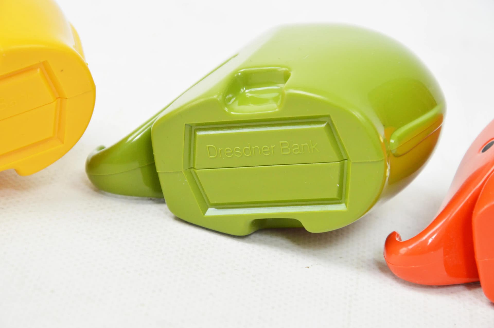 Wielokolorowy komplet skarbonek słoni, proj. B. Diefenbach dla Dresdner Bank, Niemcy, lata 60. - 83001