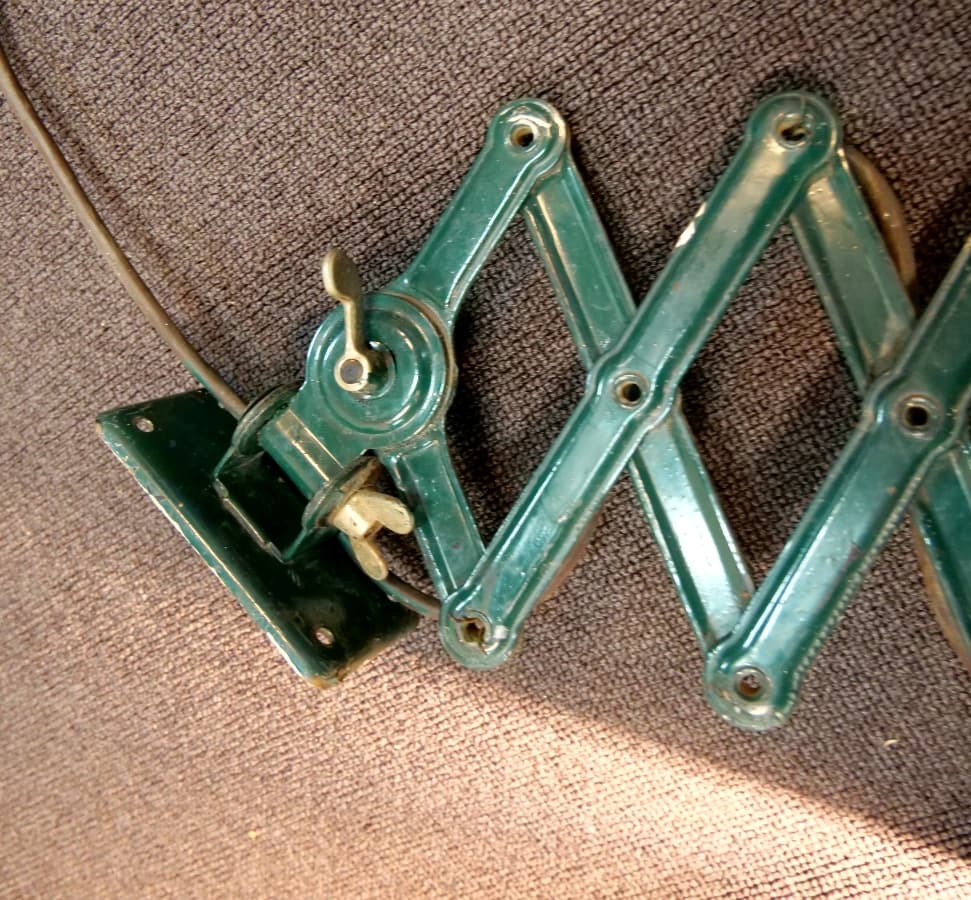 Lampa ścienna nożycowa Kaiser 6718, zielony, metal, proj. C. Dell, Kaiser Idell, Niemcy, lata 30. - 83121