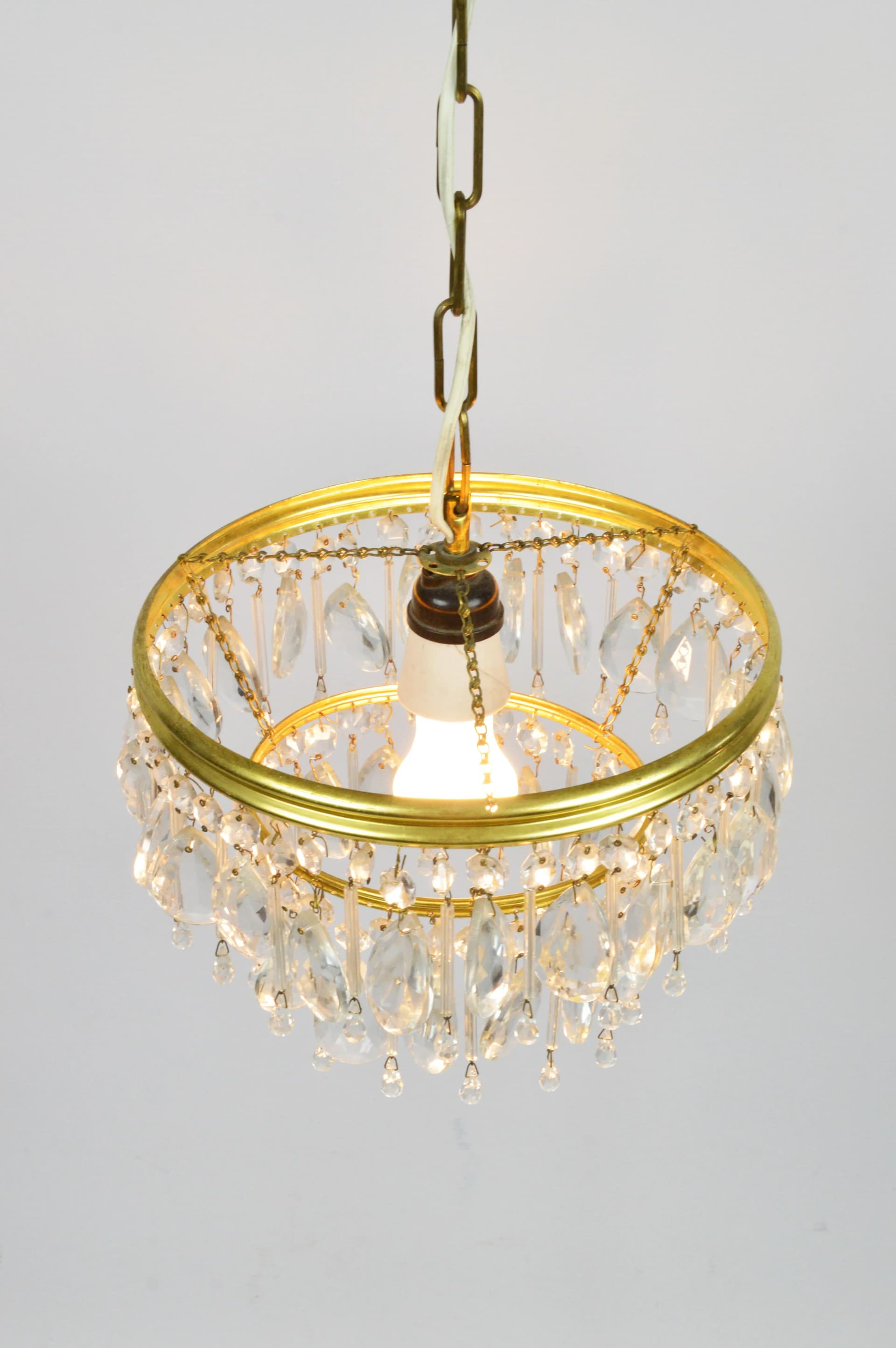 Żyrandol, złoty, metal, szkło, Polska, lata 70. - 86952