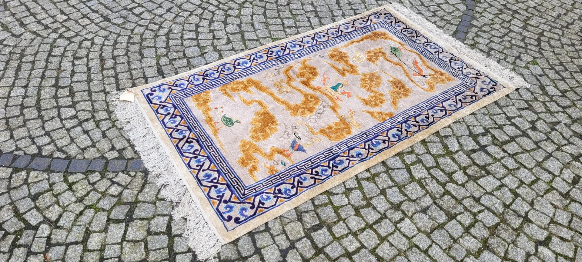 Dywan orientalny, jedwab beżowy, Chiny, początek XX w., 125x235cm - 89153