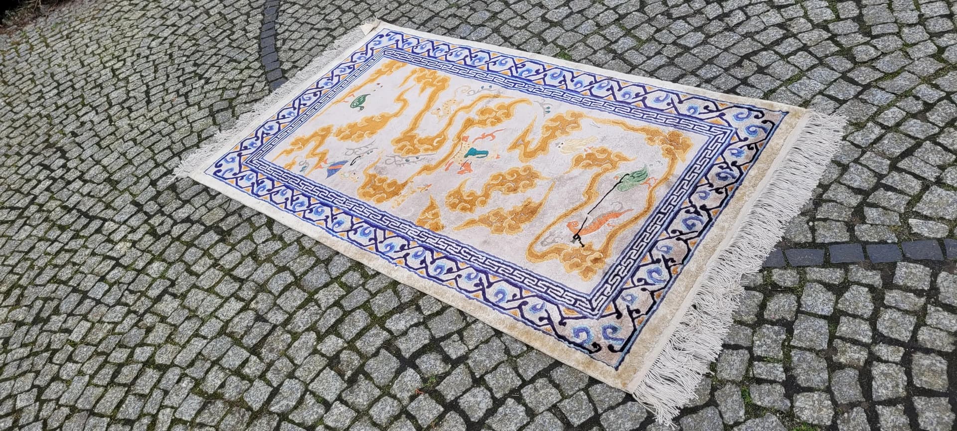 Dywan orientalny, jedwab beżowy, Chiny, początek XX w., 125x235cm - 89152