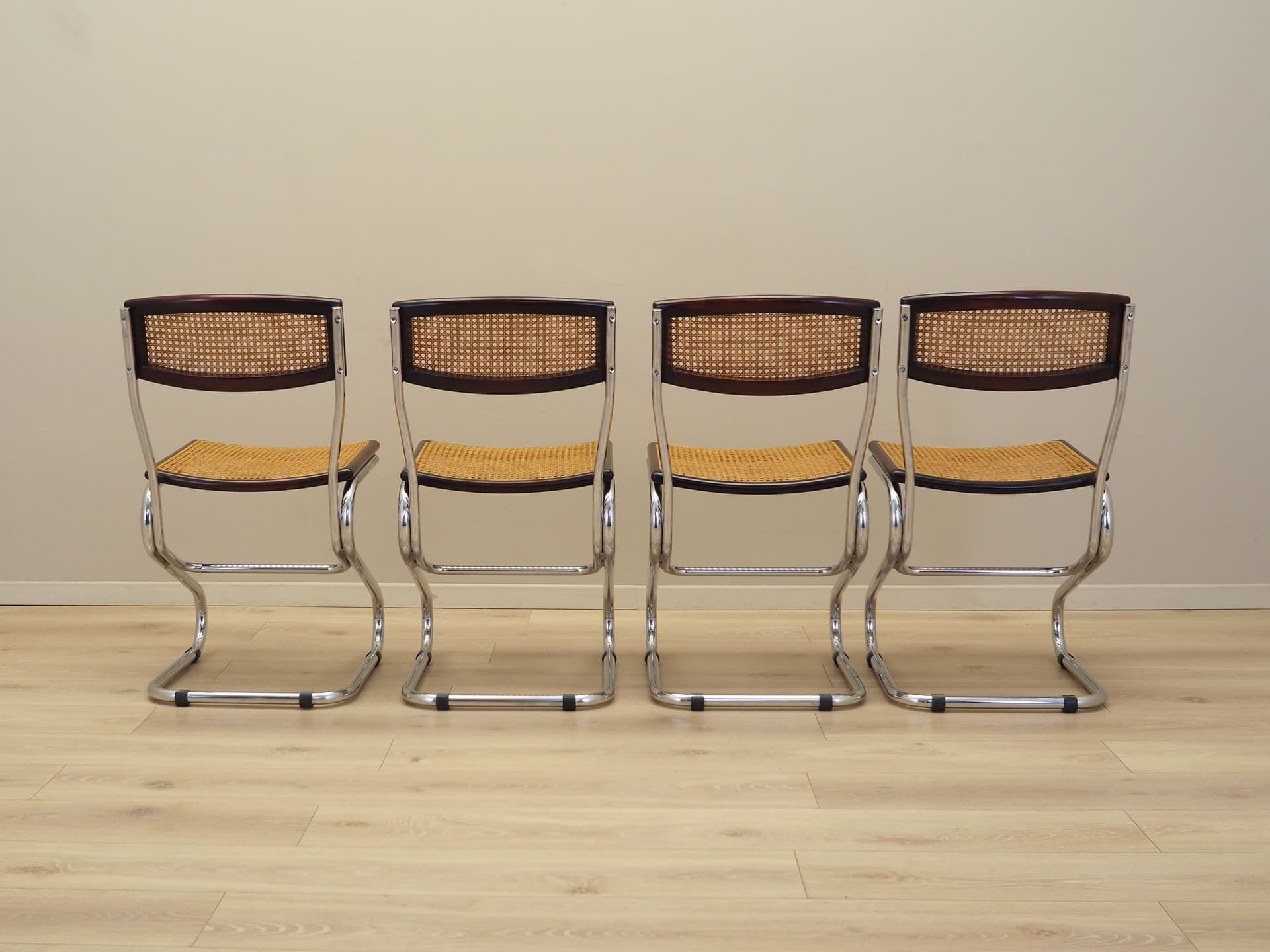 Zestaw czterech krzeseł Bauhaus, rattan brązowy, buk ciemny, metal chromowany, Włochy, lata 60. - 83312