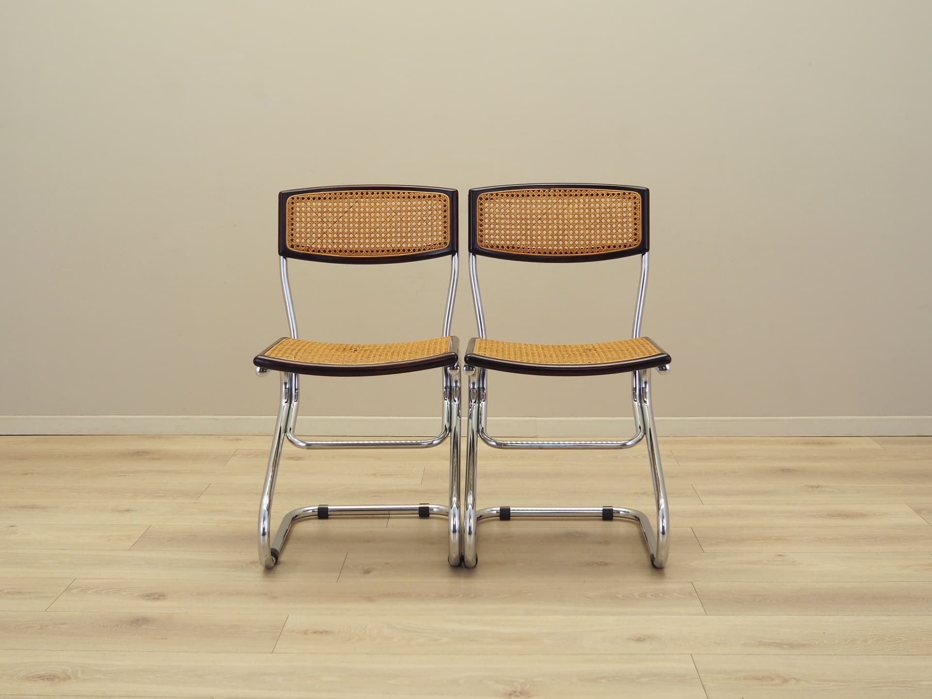 Para krzeseł Bauhaus, rattan brązowy, buk ciemny brąz, stal chromowana, Włochy, lata 60. - 83316