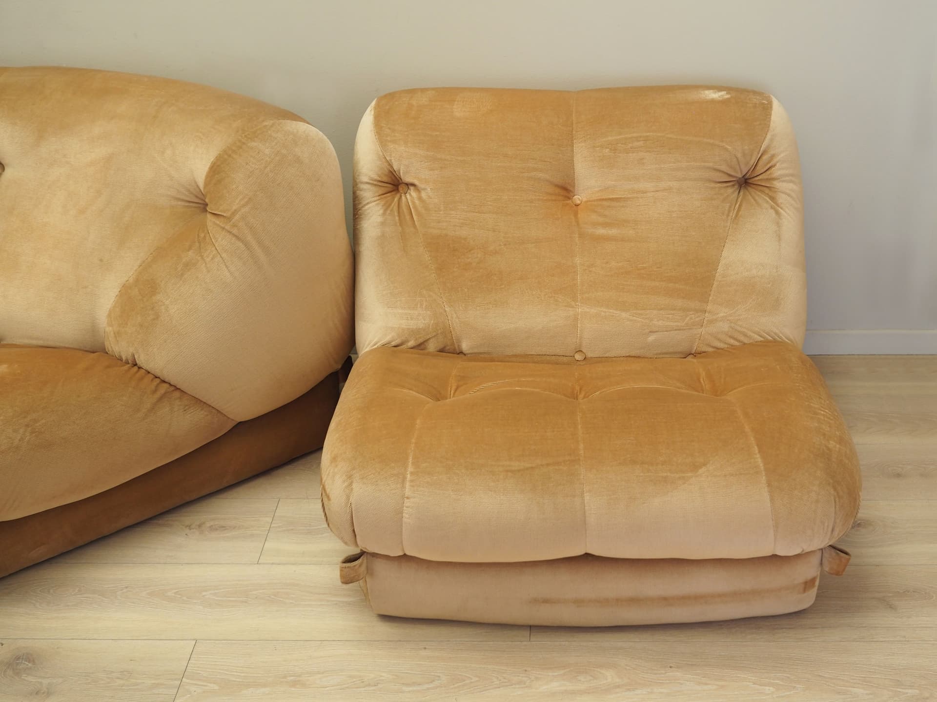 Sofa modułowa, velvet złoty, proj. R. Maturi, Mimo Padova, Włochy, lata 70. - 83347