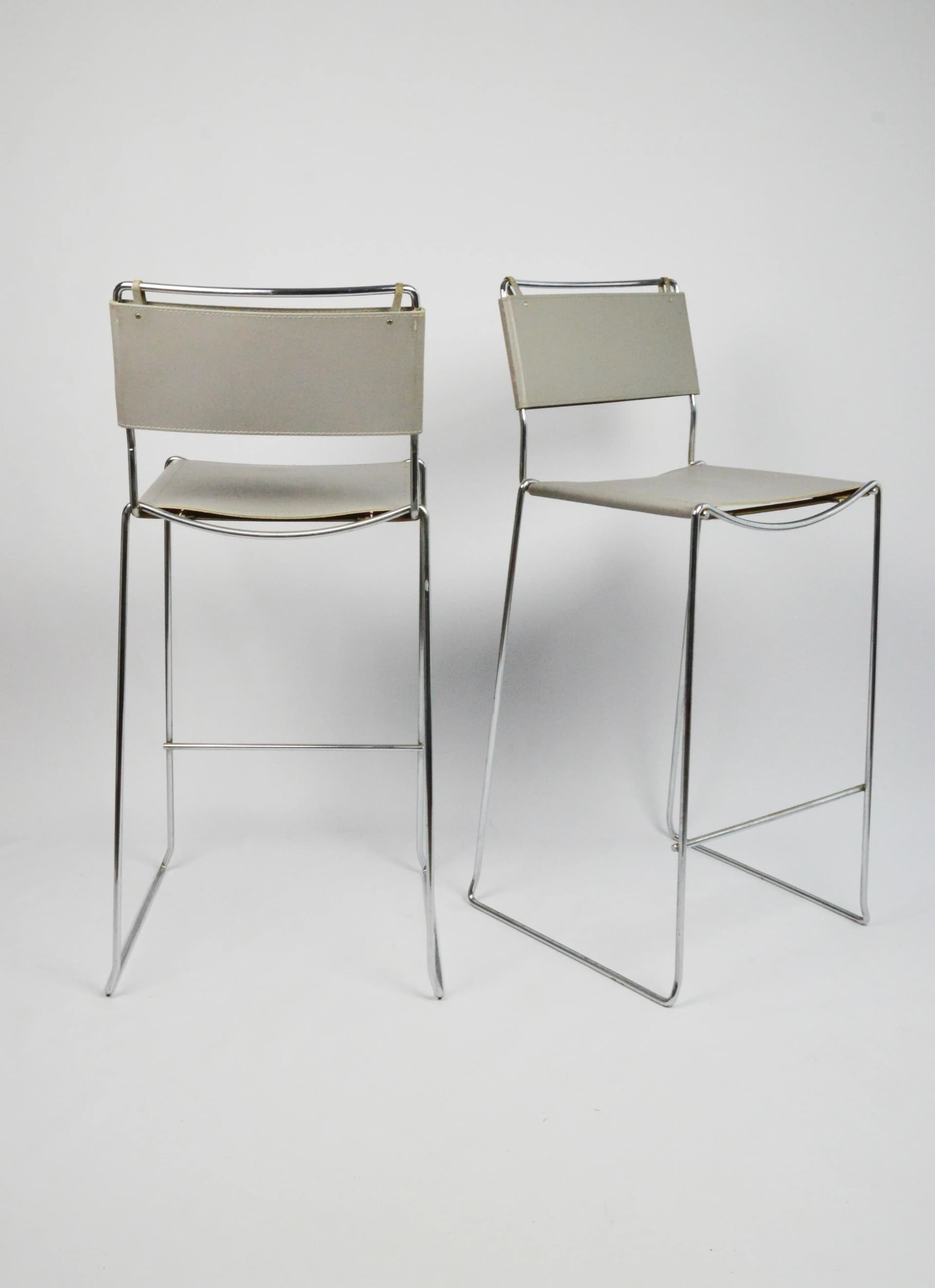 Pair of bar stools, grey leather, chrome steel, by G. Belotti, Alias, Italy, 1970s. - 86793