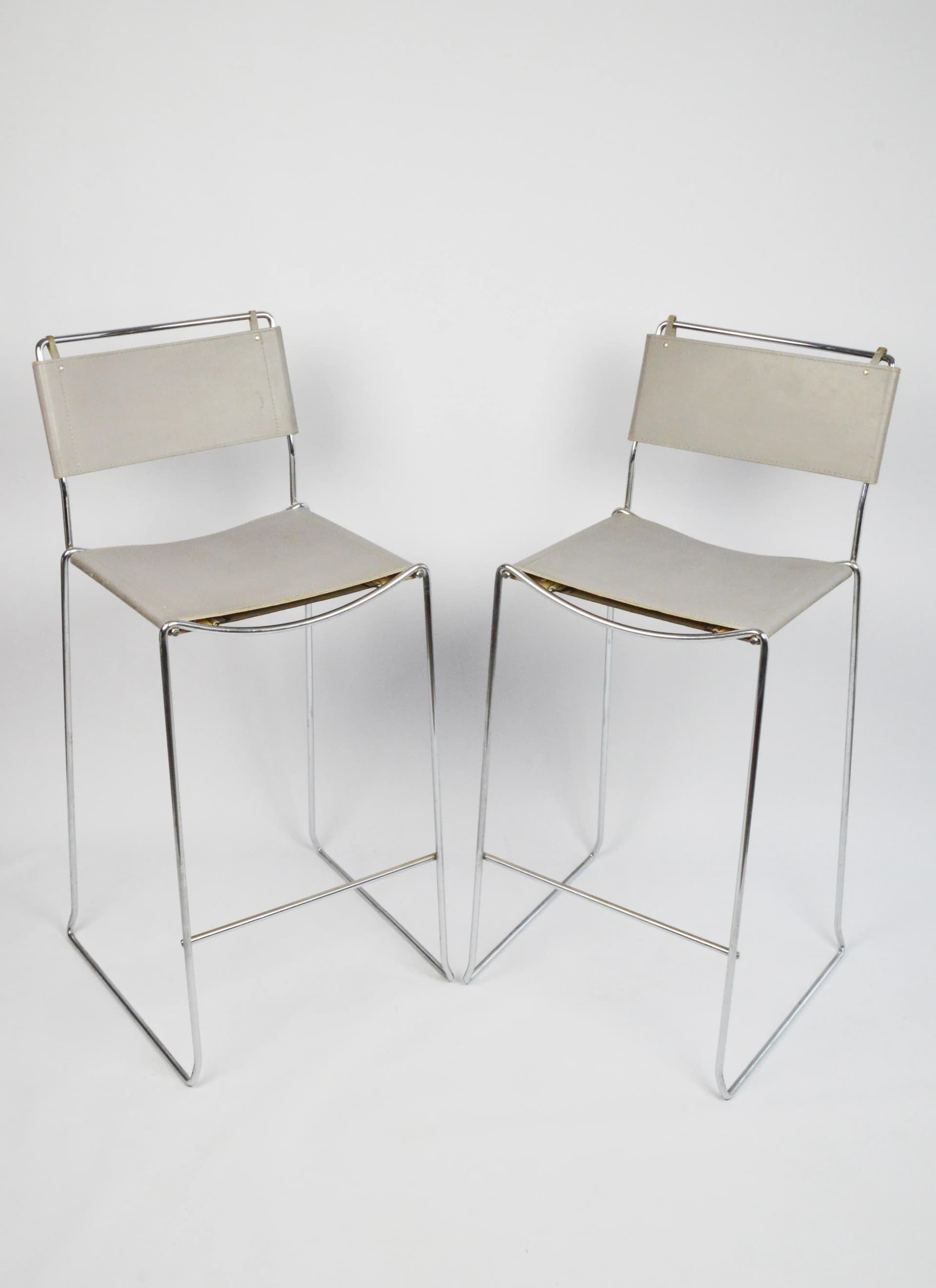 Pair of bar stools, grey leather, chrome steel, by G. Belotti, Alias, Italy, 1970s. - 86790