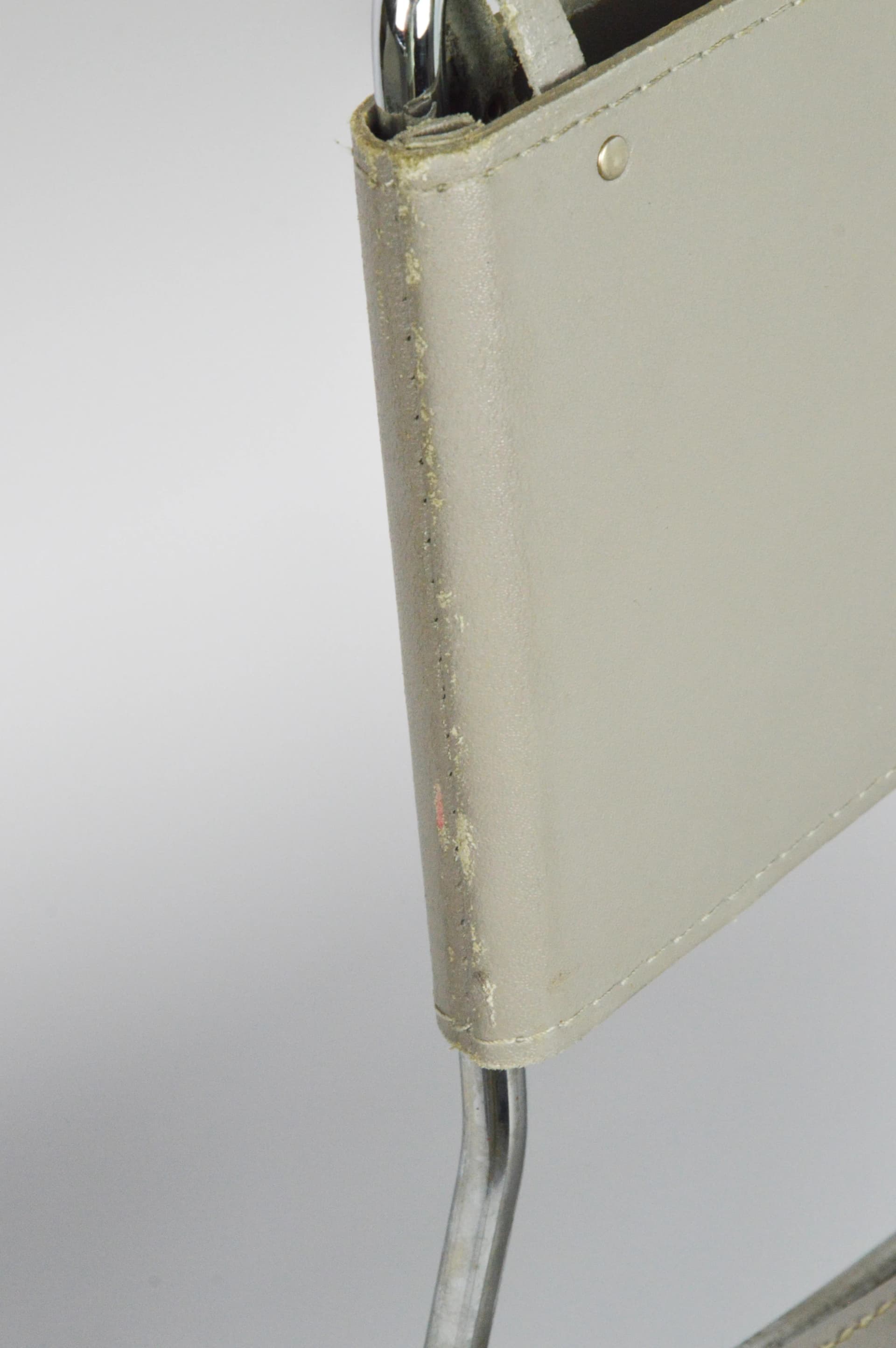 Pair of bar stools, grey leather, chrome steel, by G. Belotti, Alias, Italy, 1970s. - 86794