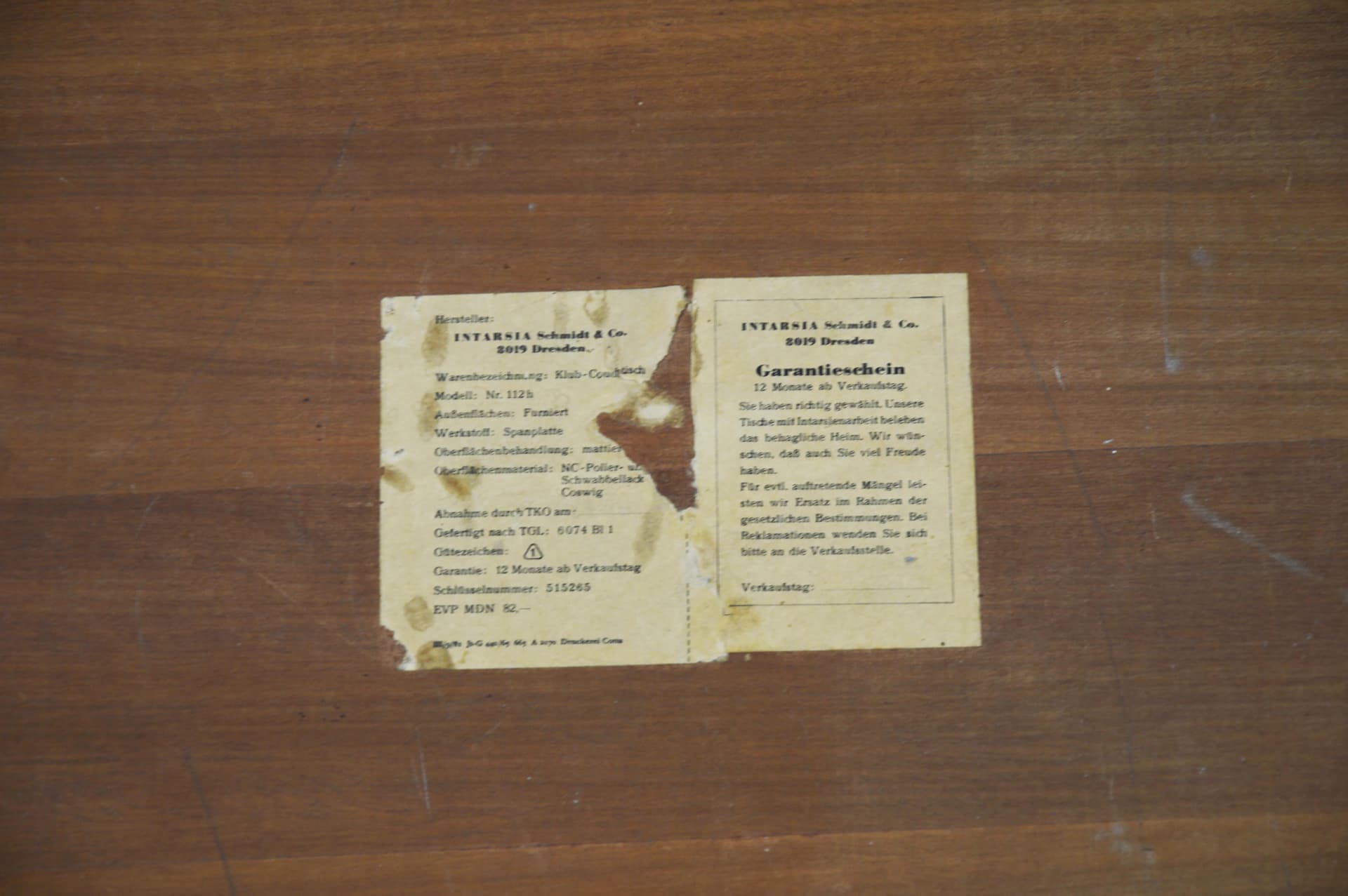 Stolik pomocniczy, drewno brązowy, metal złoty, Polska, lata 70. - 86739