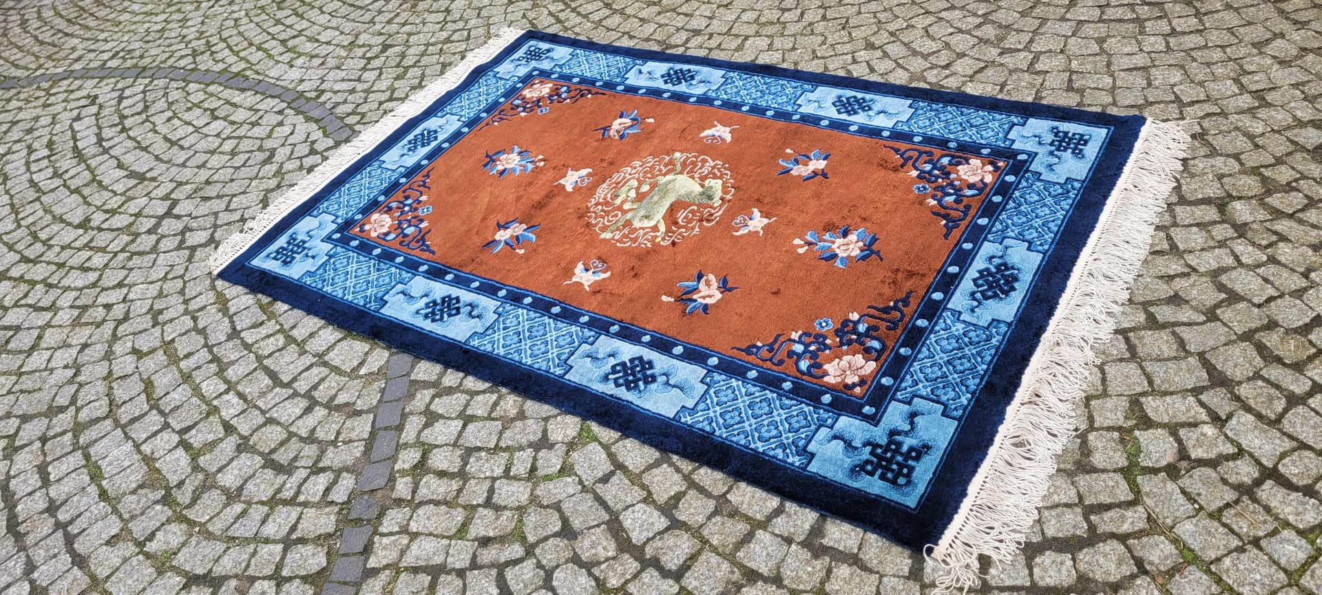 Oriental rug, brown silk, China, 1980s, 125x200 cm - 88977