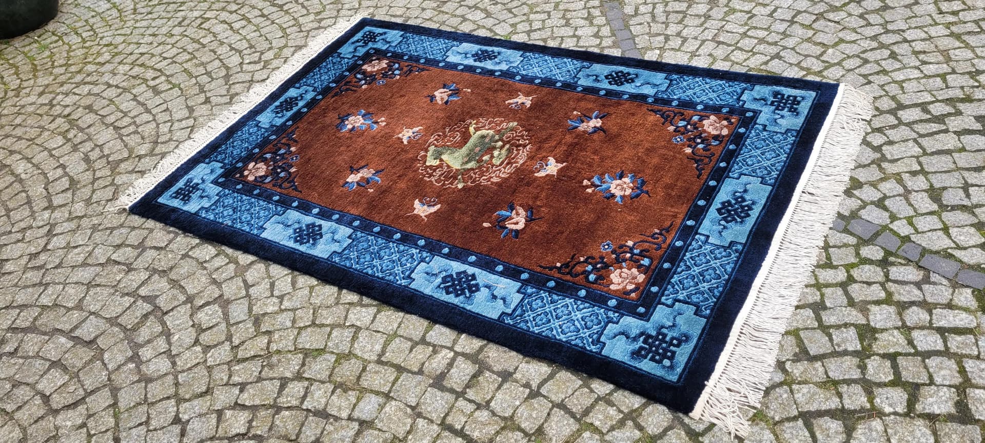 Oriental rug, brown silk, China, 1980s, 125x200 cm - 88979