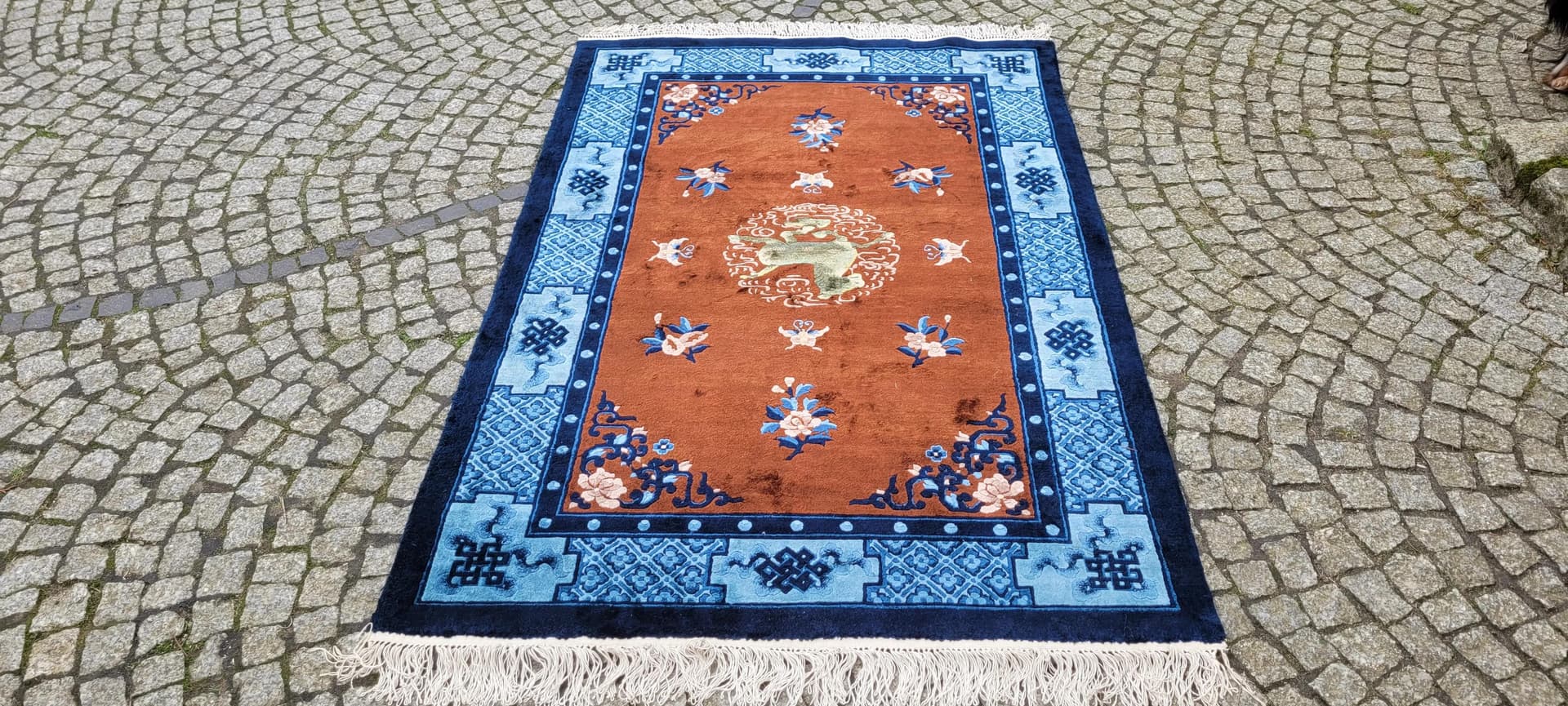 Oriental rug, brown silk, China, 1980s, 125x200 cm - 88976