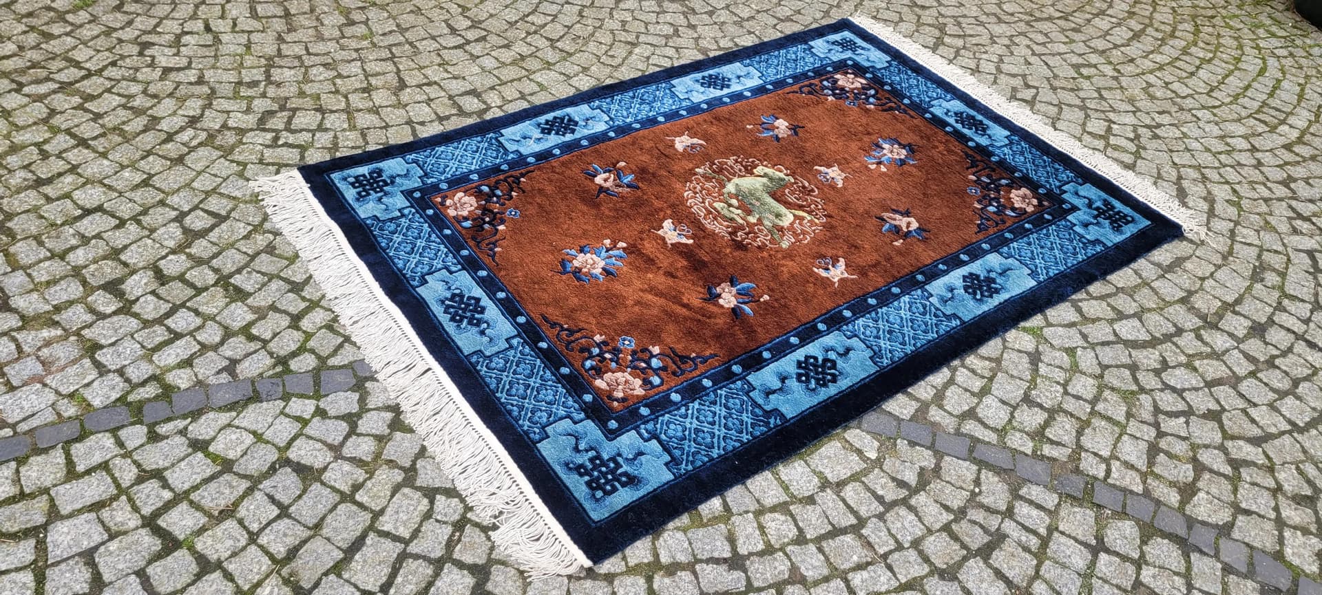 Oriental rug, brown silk, China, 1980s, 125x200 cm - 88975