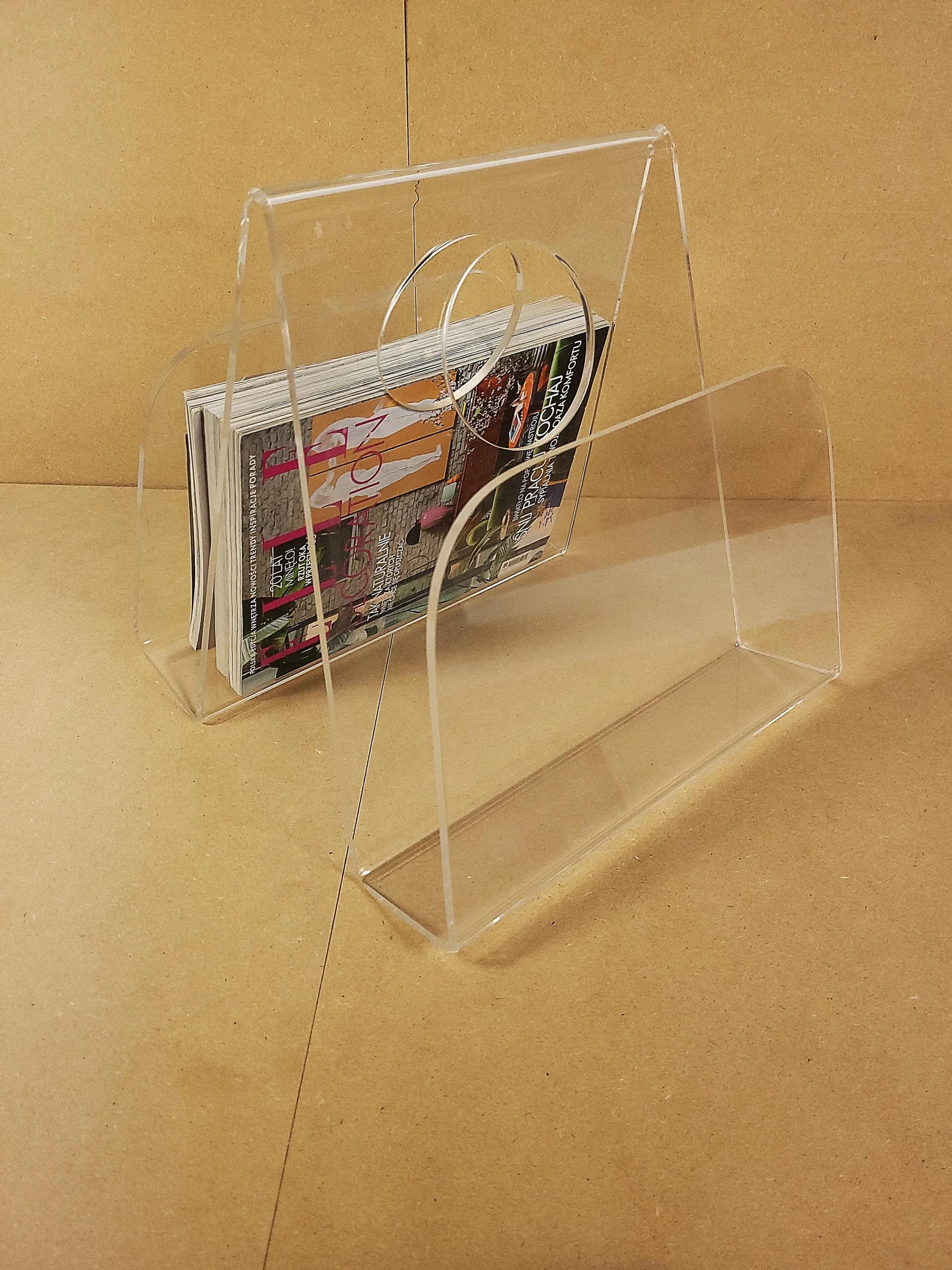 Gazetnik, przezroczysty, plexi, Polska, lata 70. - 86555