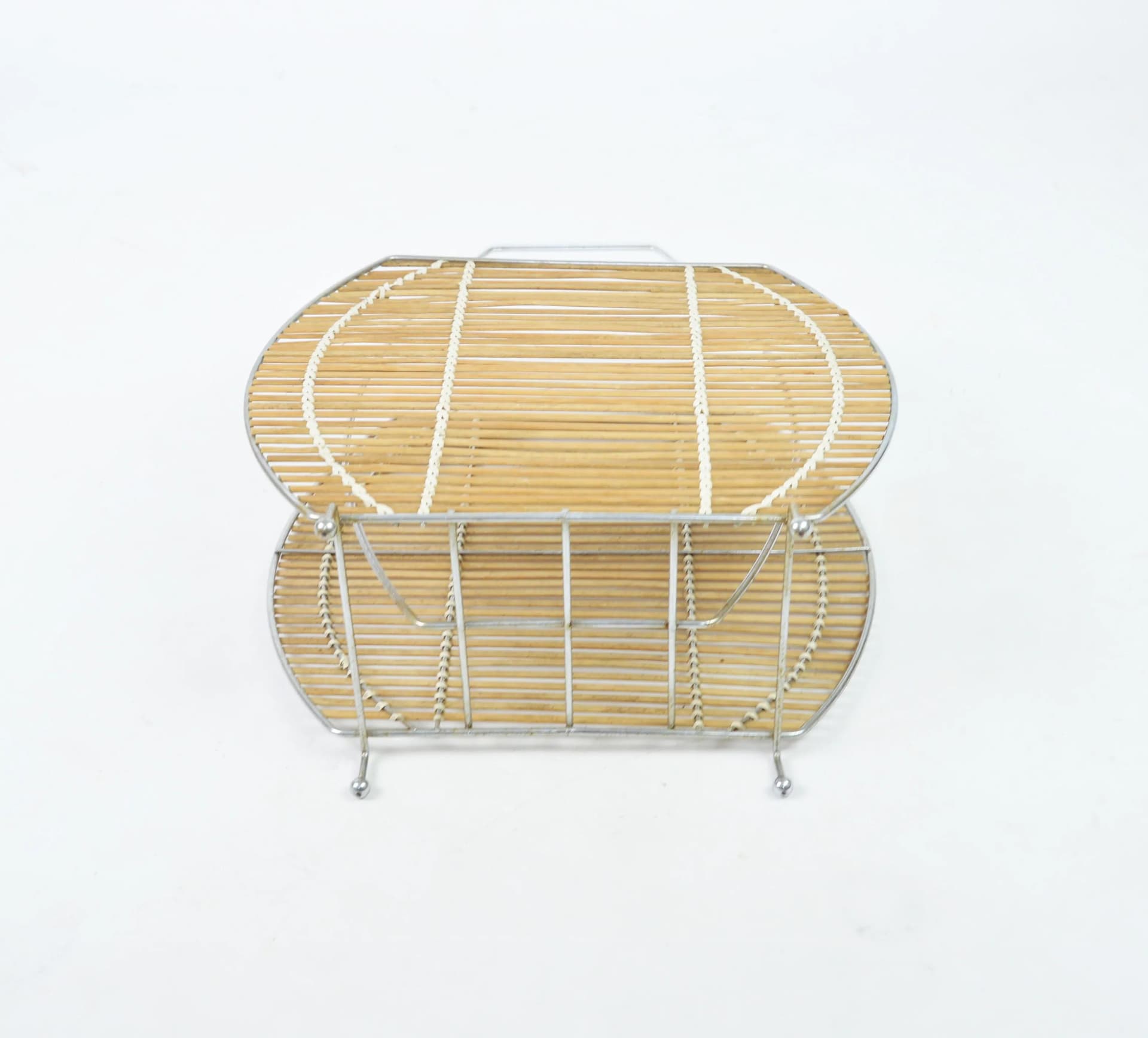 Gazetnik, drewno jasnobrązowe, metal szary, Polska, lata 70. - 86327