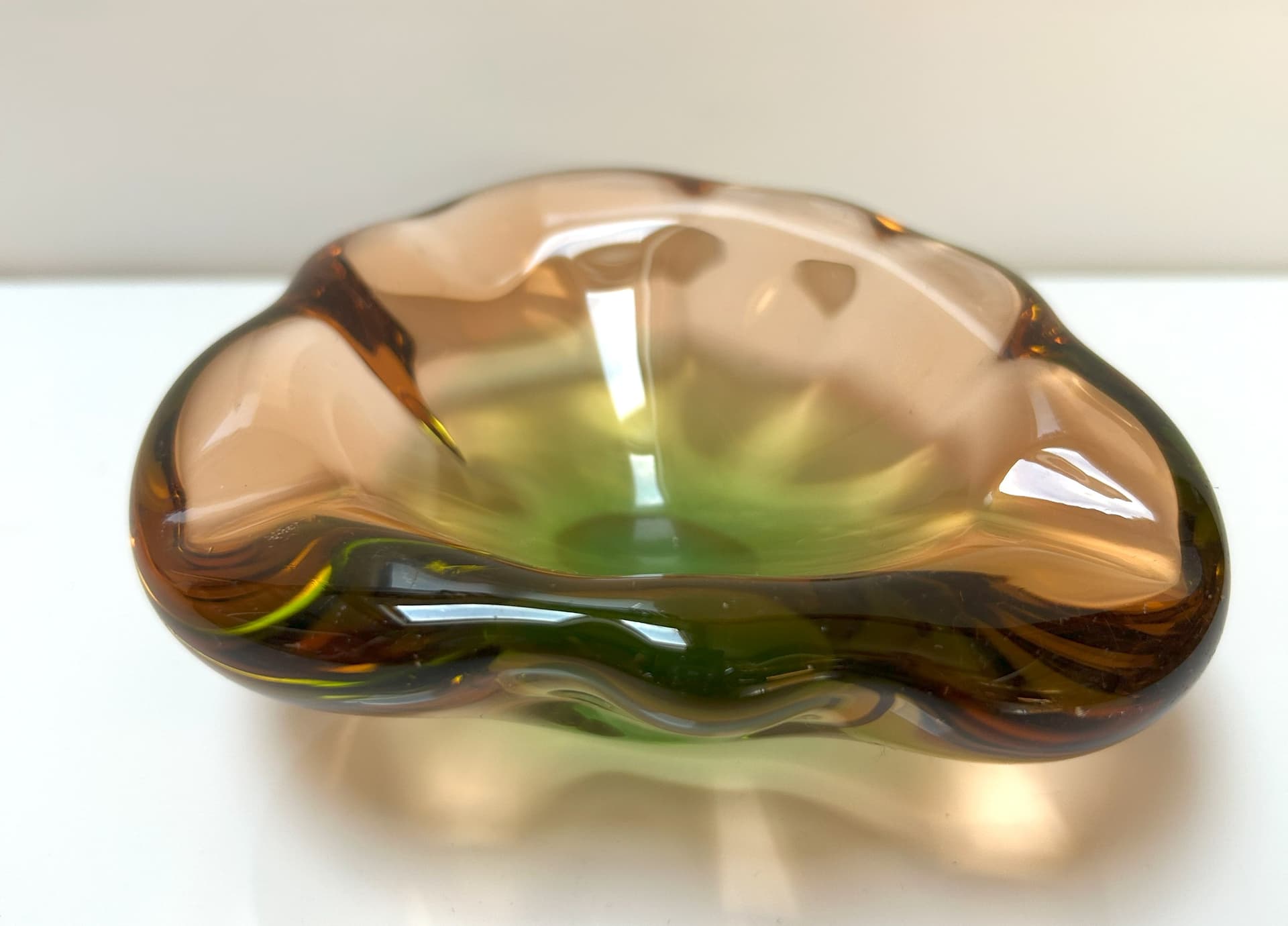 Bowl Sommerso, brown olive glass, Murano, Italy, 1960s. - 6802