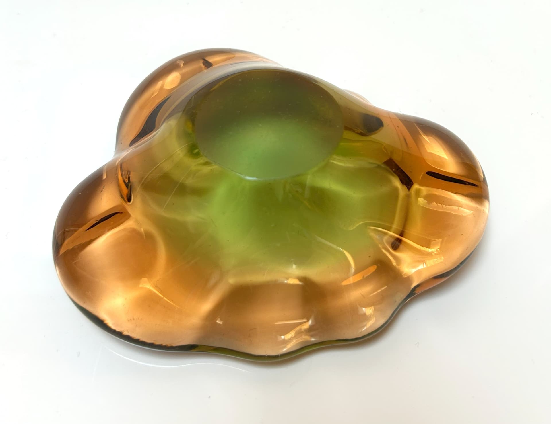 Bowl Sommerso, brown olive glass, Murano, Italy, 1960s. - 6799