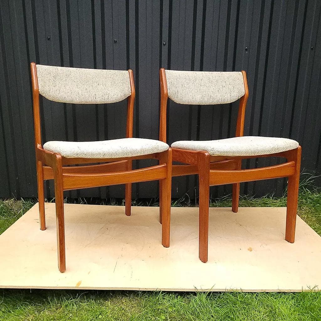 Para krzeseł, teak brązowy jasny, proj. E. Buch, Dania, lata 70. - 85942