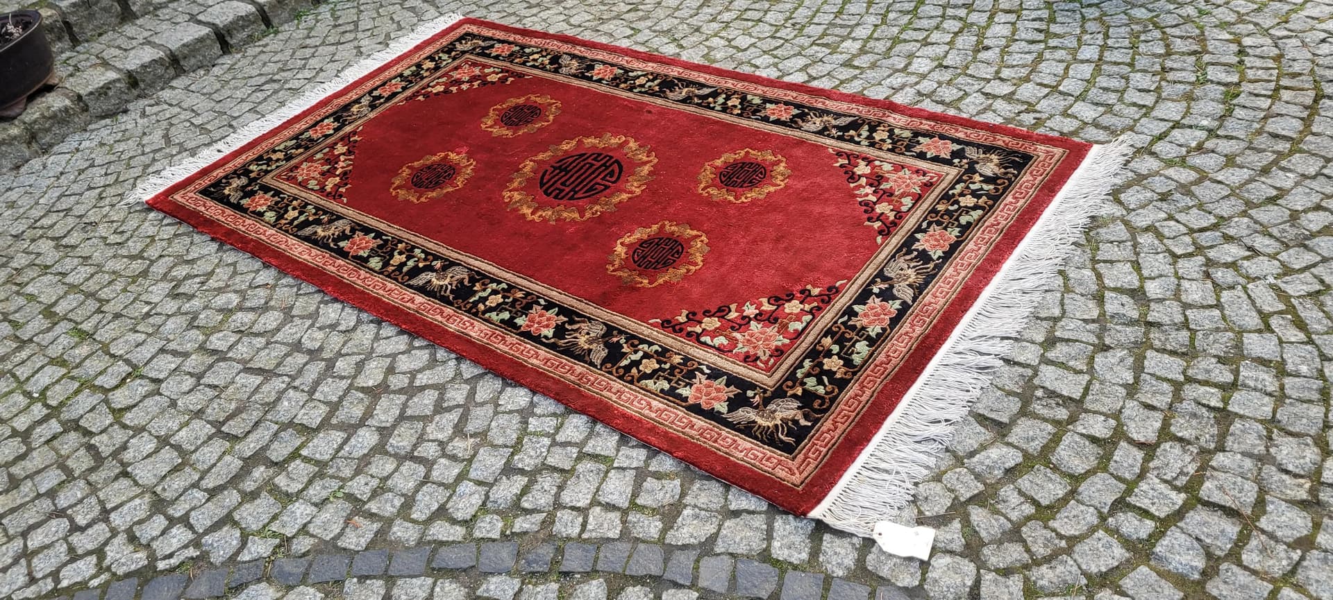 Oriental rug 230x124 cm, red silk, China, 1980s. - 88404