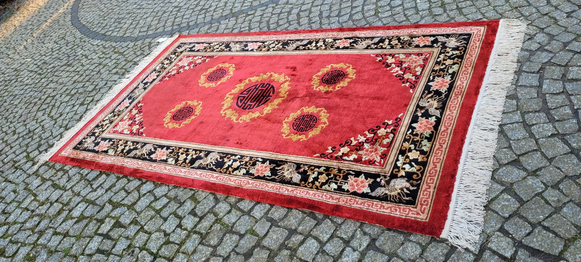 Oriental rug 230x124 cm, red silk, China, 1980s. - 88408