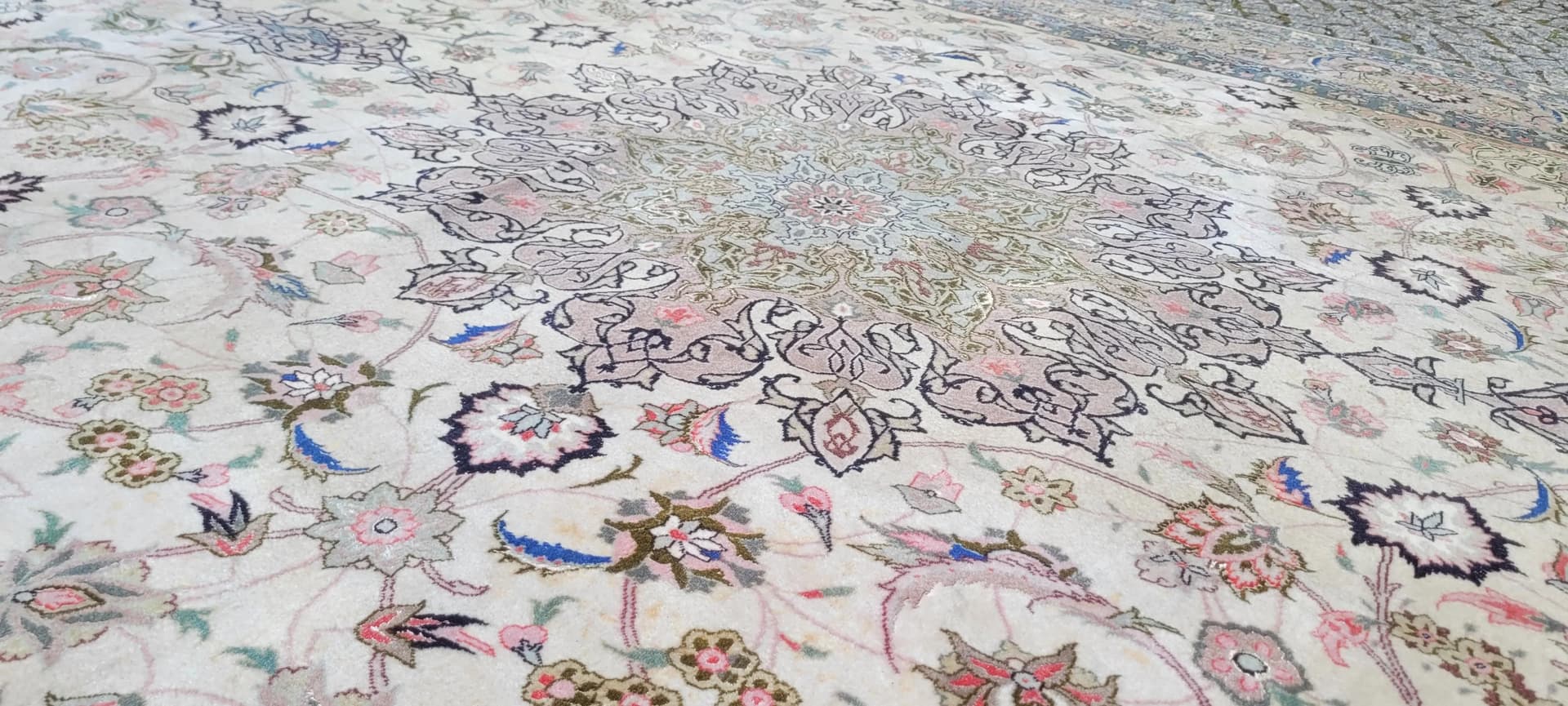 Dywan Tabriz Raj 250x370 cm, beżowy, wełna i jedwab, Iran, początek XX w. - 88359