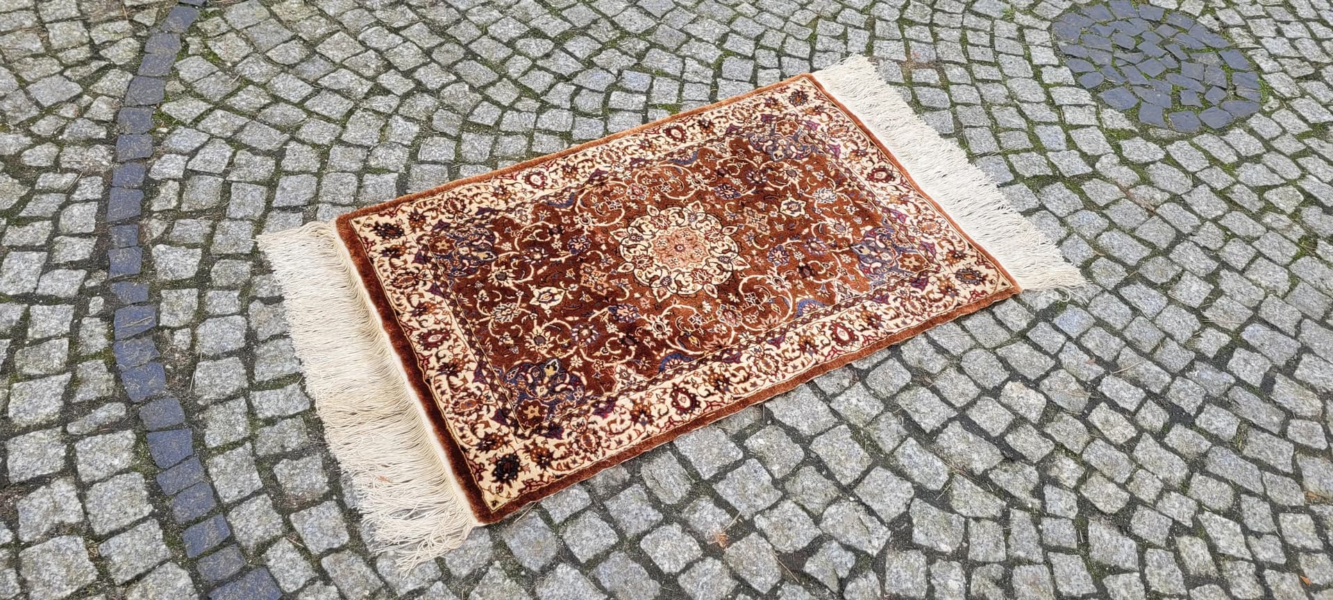 Dywan Ghom, 64x120 cm, jedwab brązowy, Iran - 88148