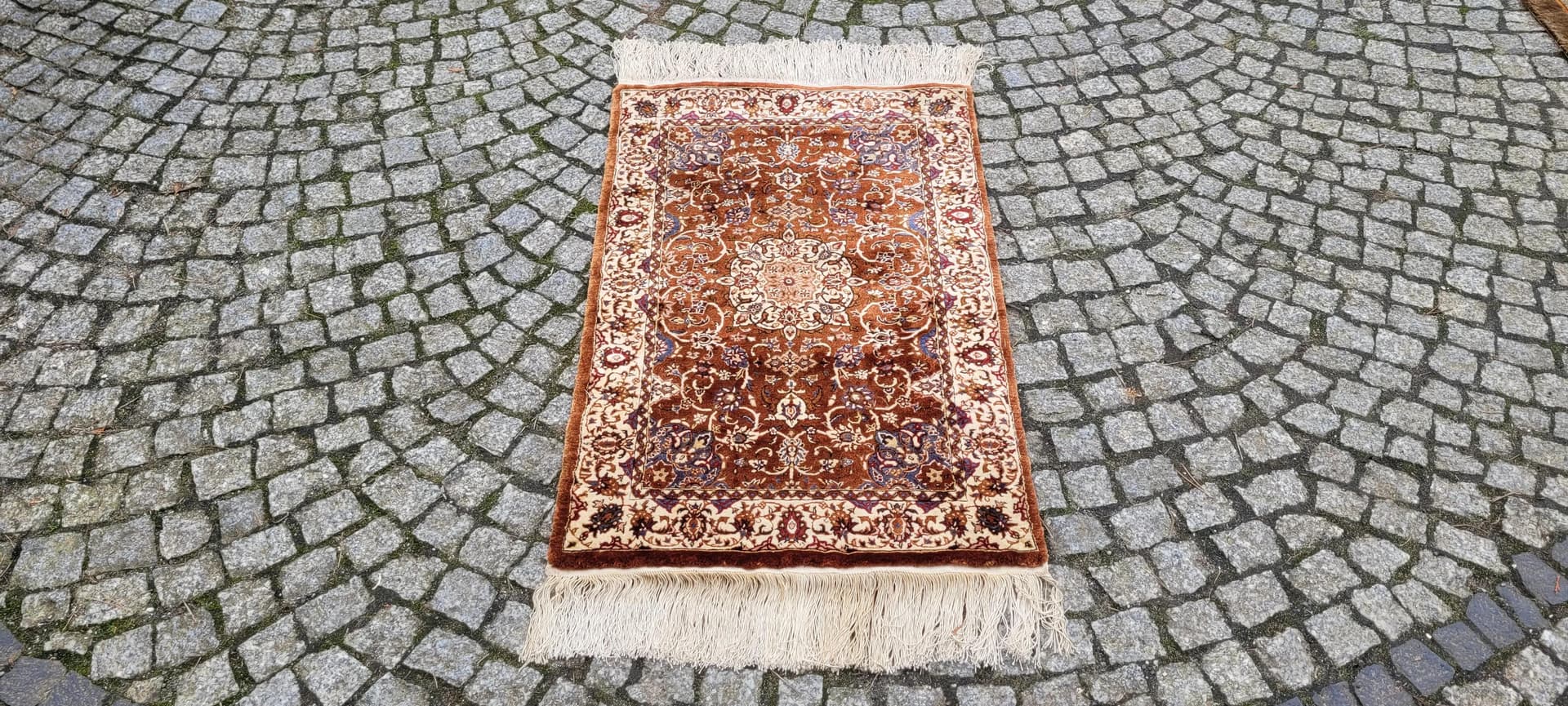 Dywan Ghom, 64x120 cm, jedwab brązowy, Iran - 88146