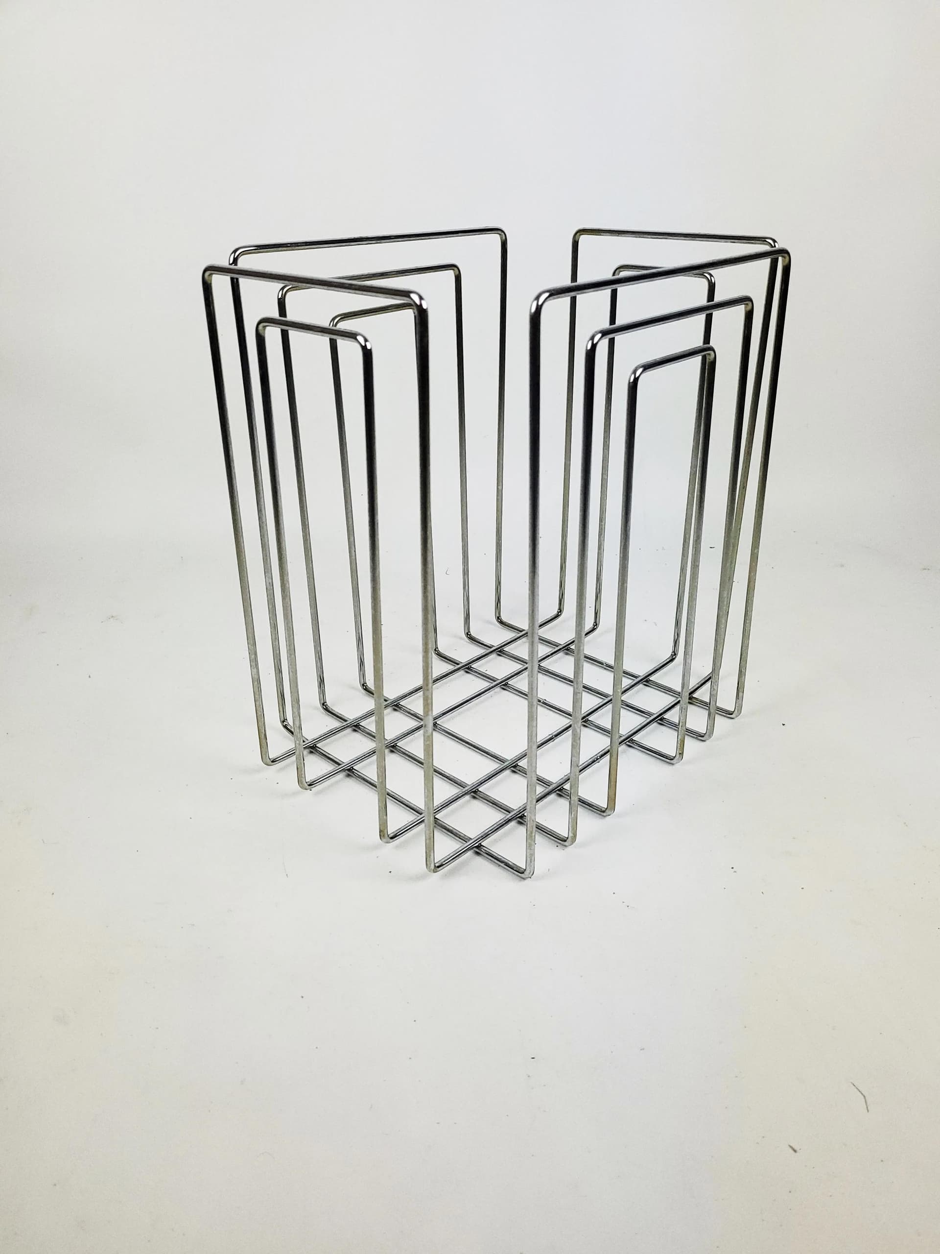 Gazetnik TMP, chromowana stal srebrna, proj. W. Glaeser, Szwajcaria, lata 80. - 85043