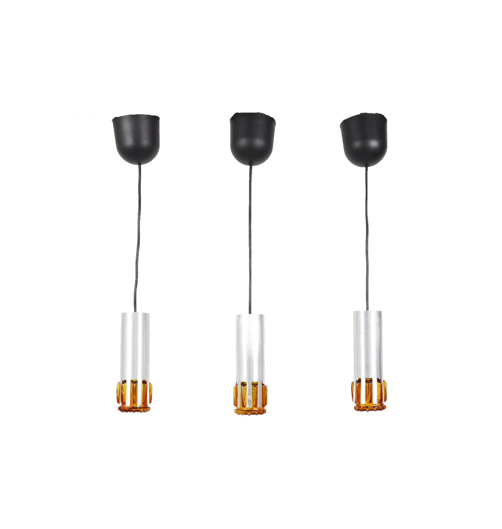 Zestaw trzech lamp wiszących, szkło miodowe, aluminium srebrzysty, Szwecja, lata 70.
