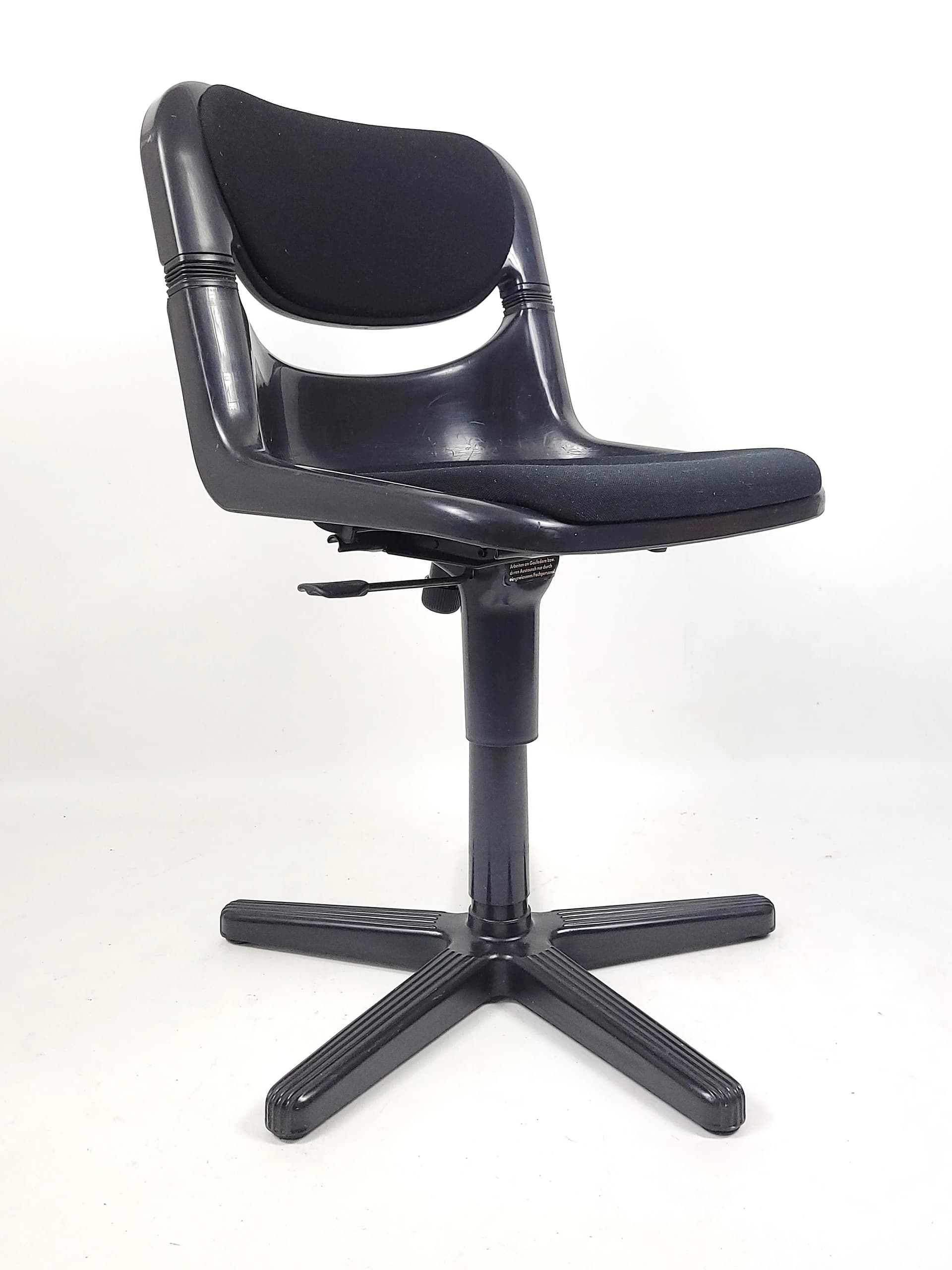 Fotel biurowy Dorsal, tkanina czarna, proj. G. Piretti, Vitra, Szwajcaria, lata 80. - 84791