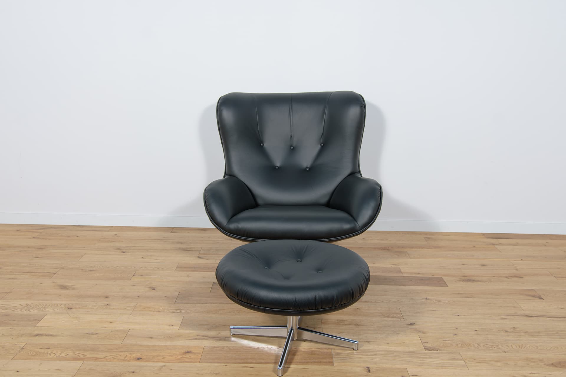 Fotel z podnóżkiem ML 214, proj. Illum Wikkelsø, Mikael Laursen, Dania, lata 60. - 83387