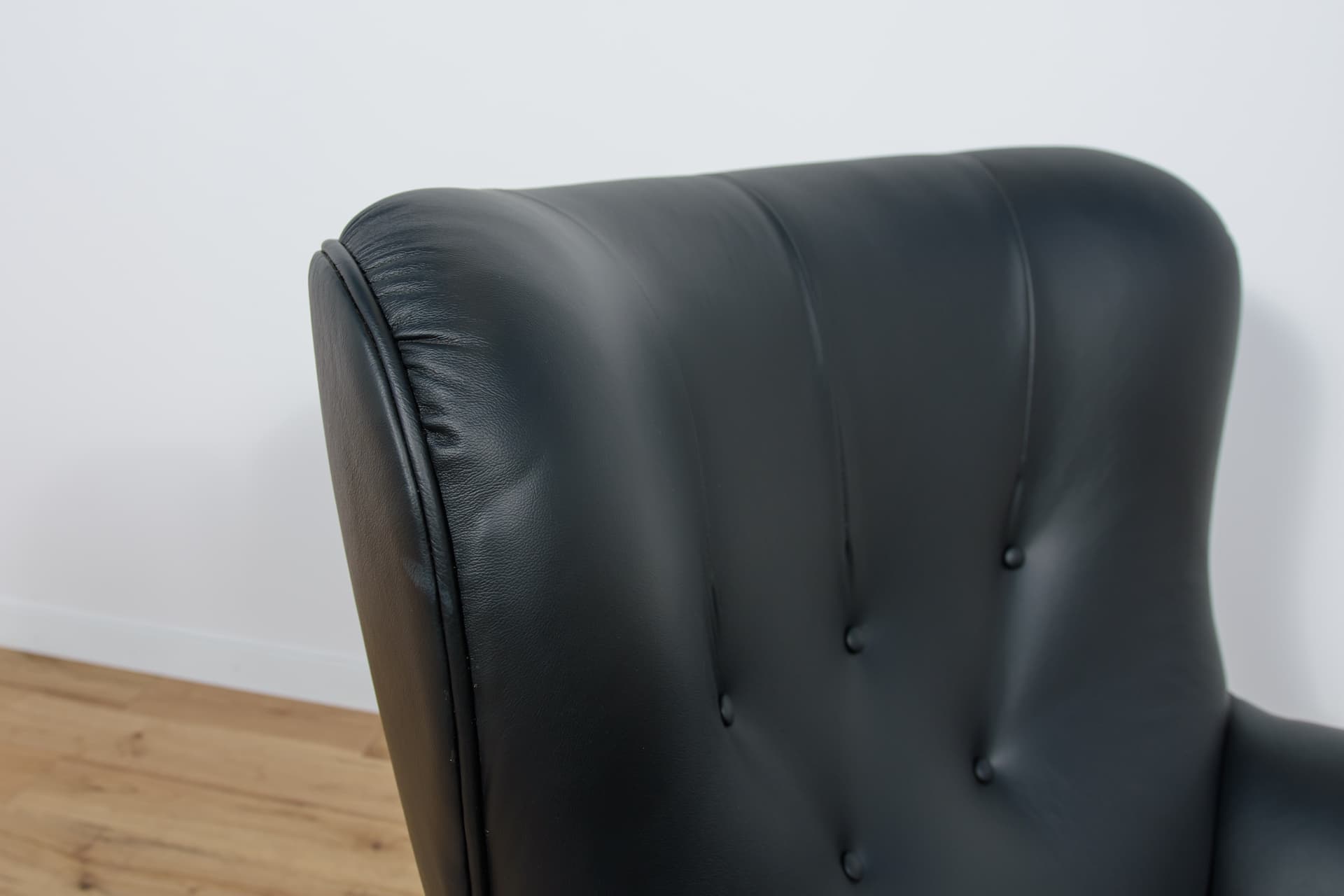 Fotel z podnóżkiem ML 214, proj. Illum Wikkelsø, Mikael Laursen, Dania, lata 60. - 83395