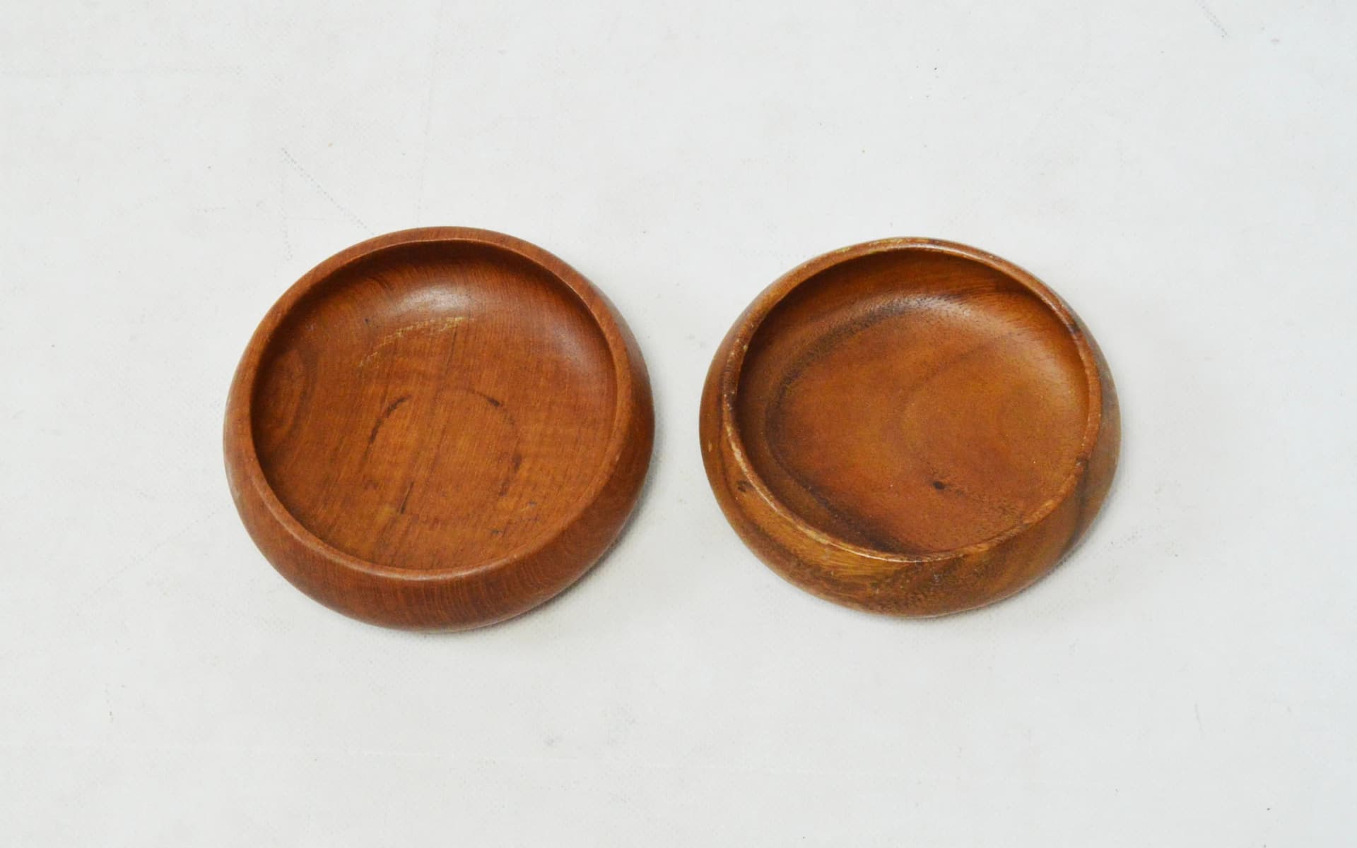 Pair of bowls, brown teak wood, 1970s. - 84679