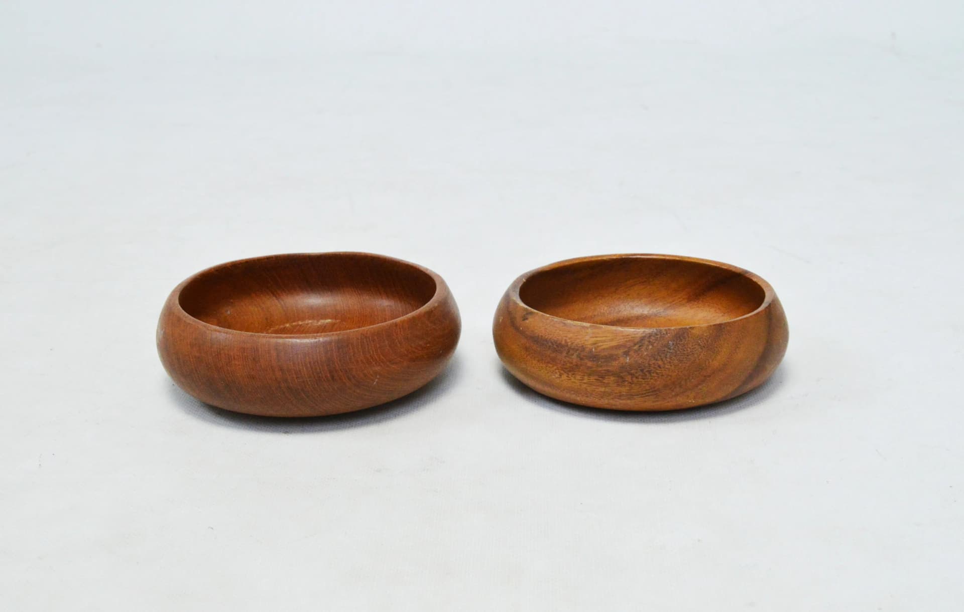Pair of bowls, brown teak wood, 1970s. - 84678