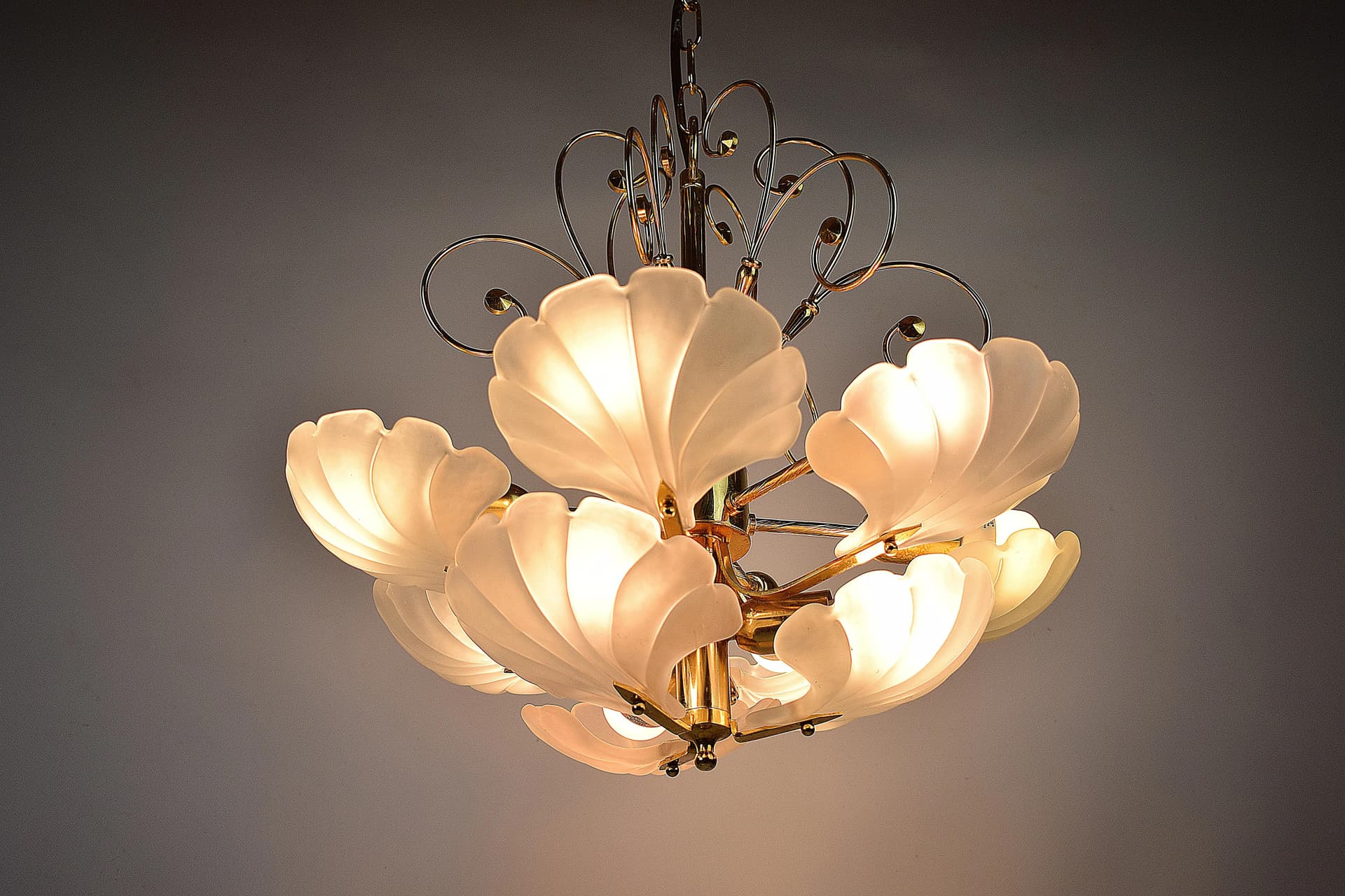 Żyrandol, złoty, metal mosiądz szkło, Belgia, lata 70. - 84633