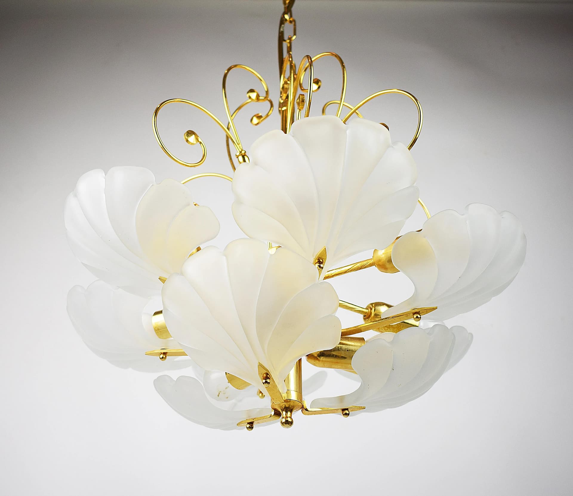 Żyrandol, złoty, metal mosiądz szkło, Belgia, lata 70. - 84632