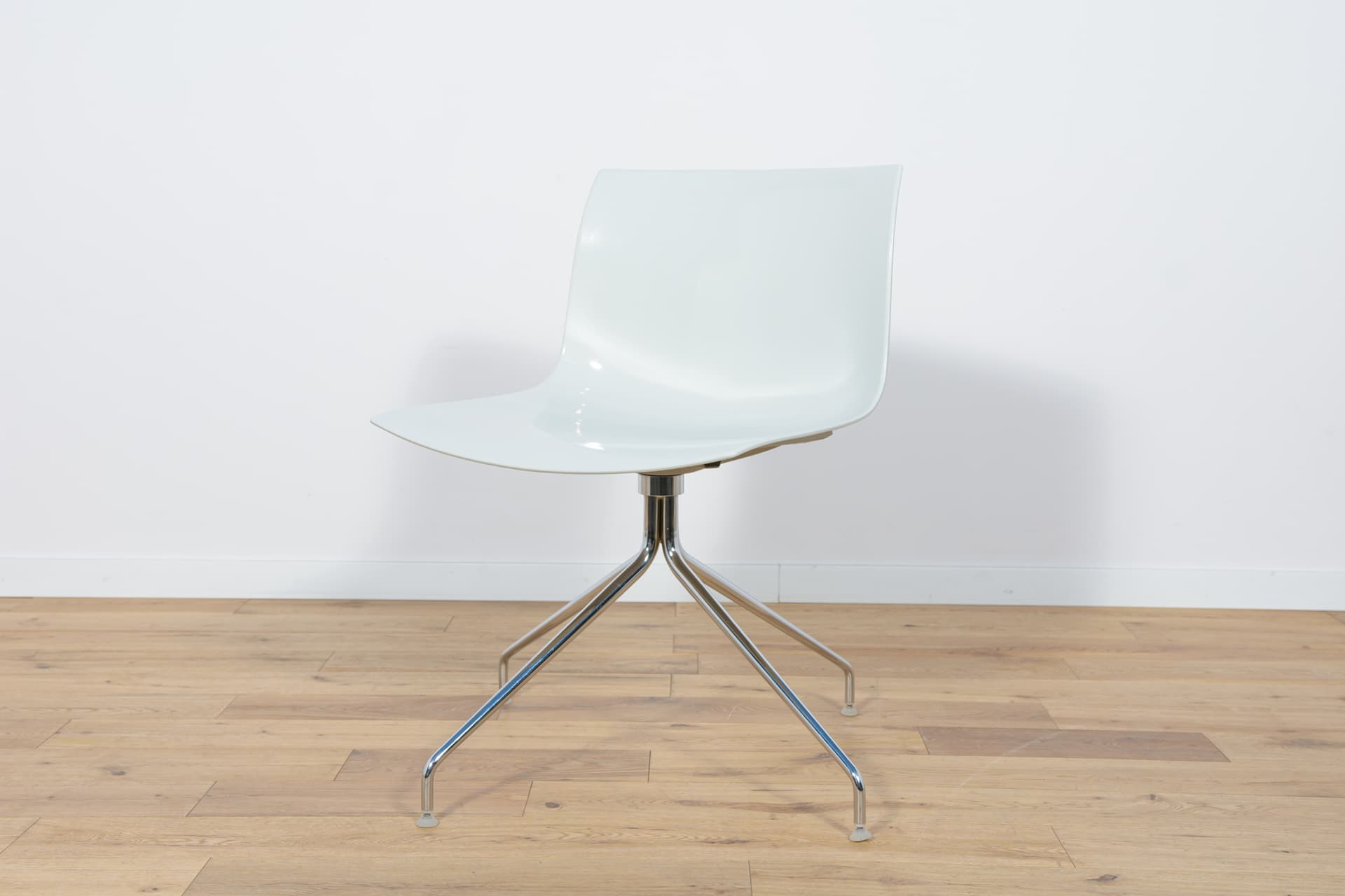 Komplet czterech krzeseł Califa 53, proj. A. Molina, Arper - 83458