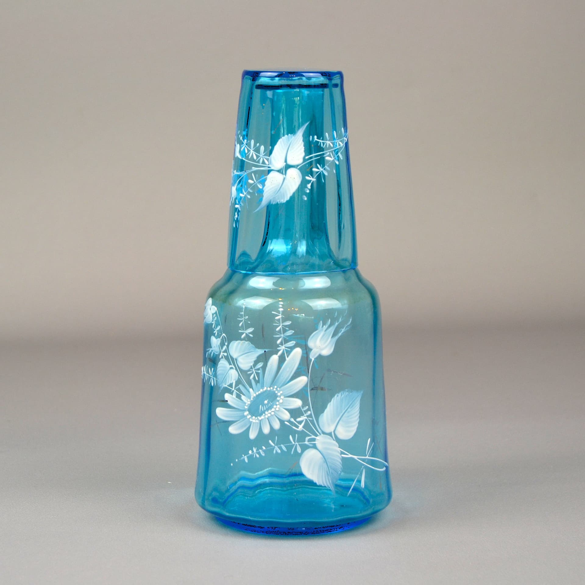 Karafka ze szklanką Mary Gregory, niebieski, szkło, Czechy, XIX w. - 656