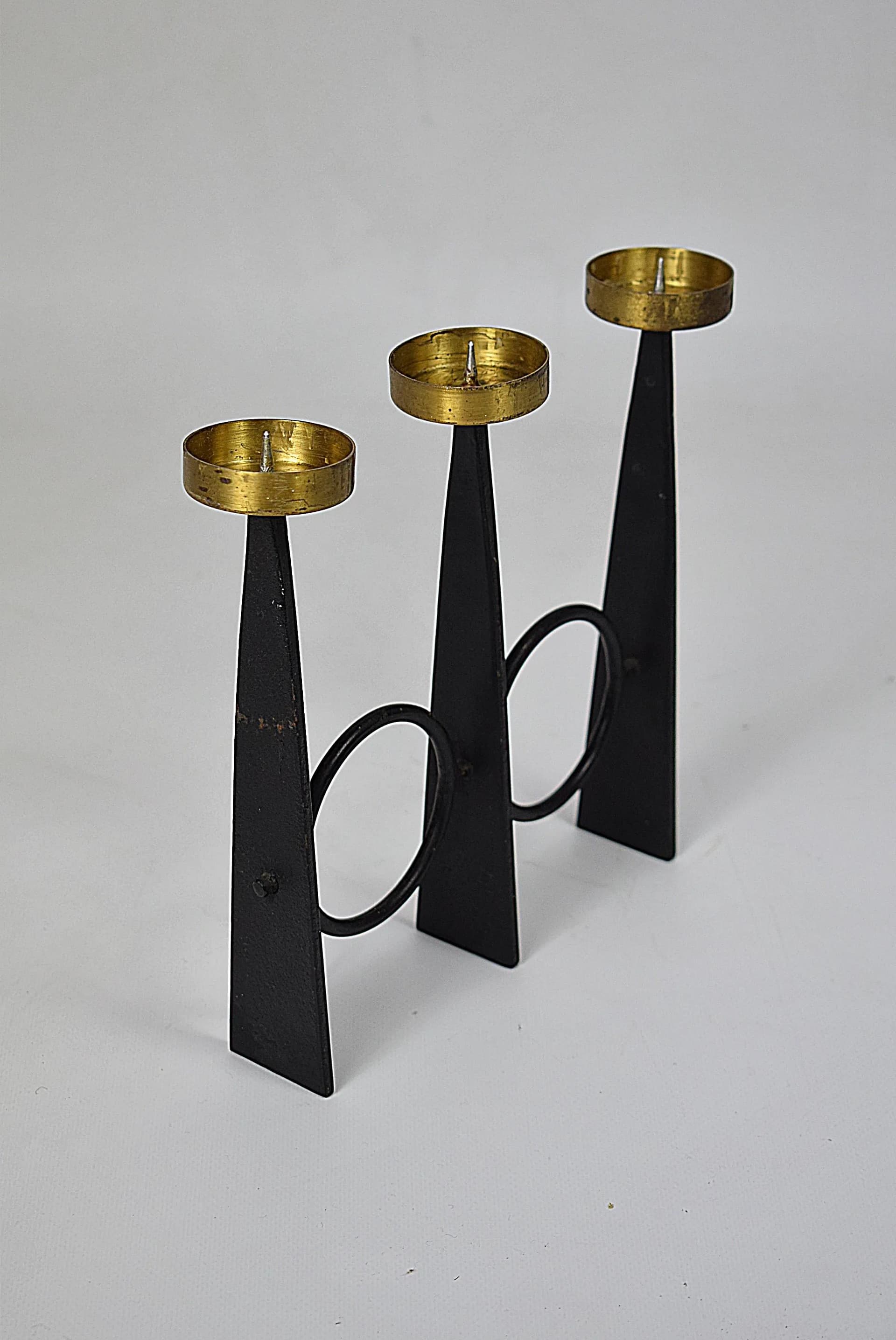 Świecznik, czarny, metal złoty, Polska, lata 60. - 84227