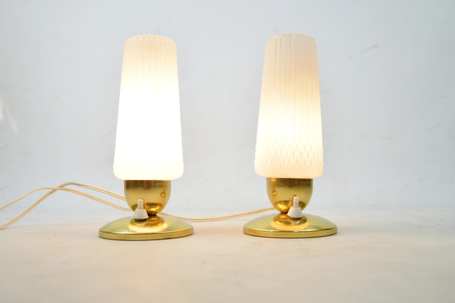 Para lampek nocnych, szkło białe, metal złoty, Niemcy, lata 70. - 84198