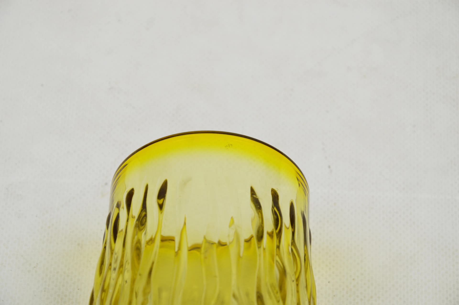 Wazon żółty, szkło, proj. A. Taube, Polska, lata 70. - 83718