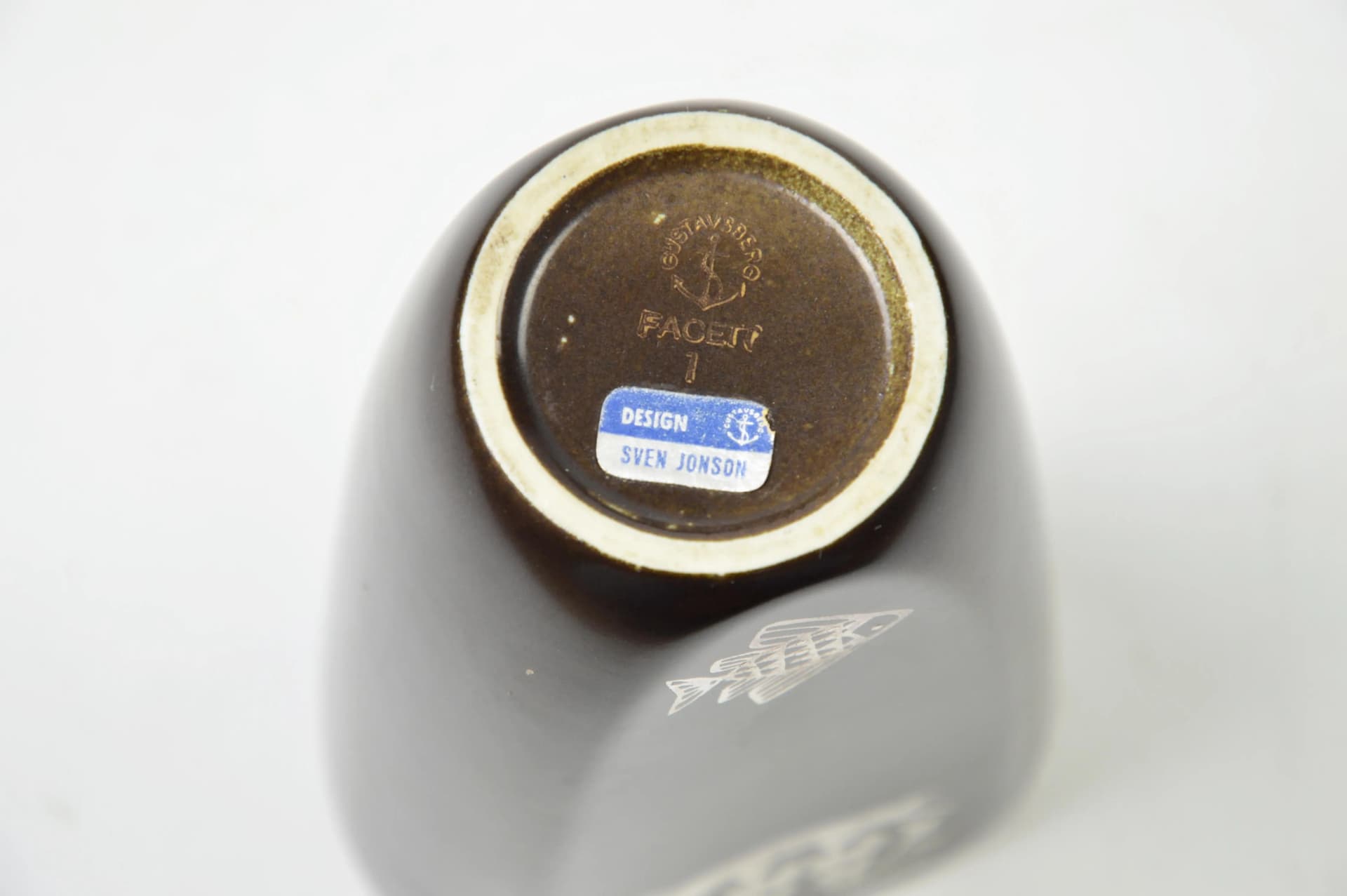 Wazonik czarny, kamionka, proj. S. Jonson, Gustavsberg, Szwecja, lata 60. - 83711